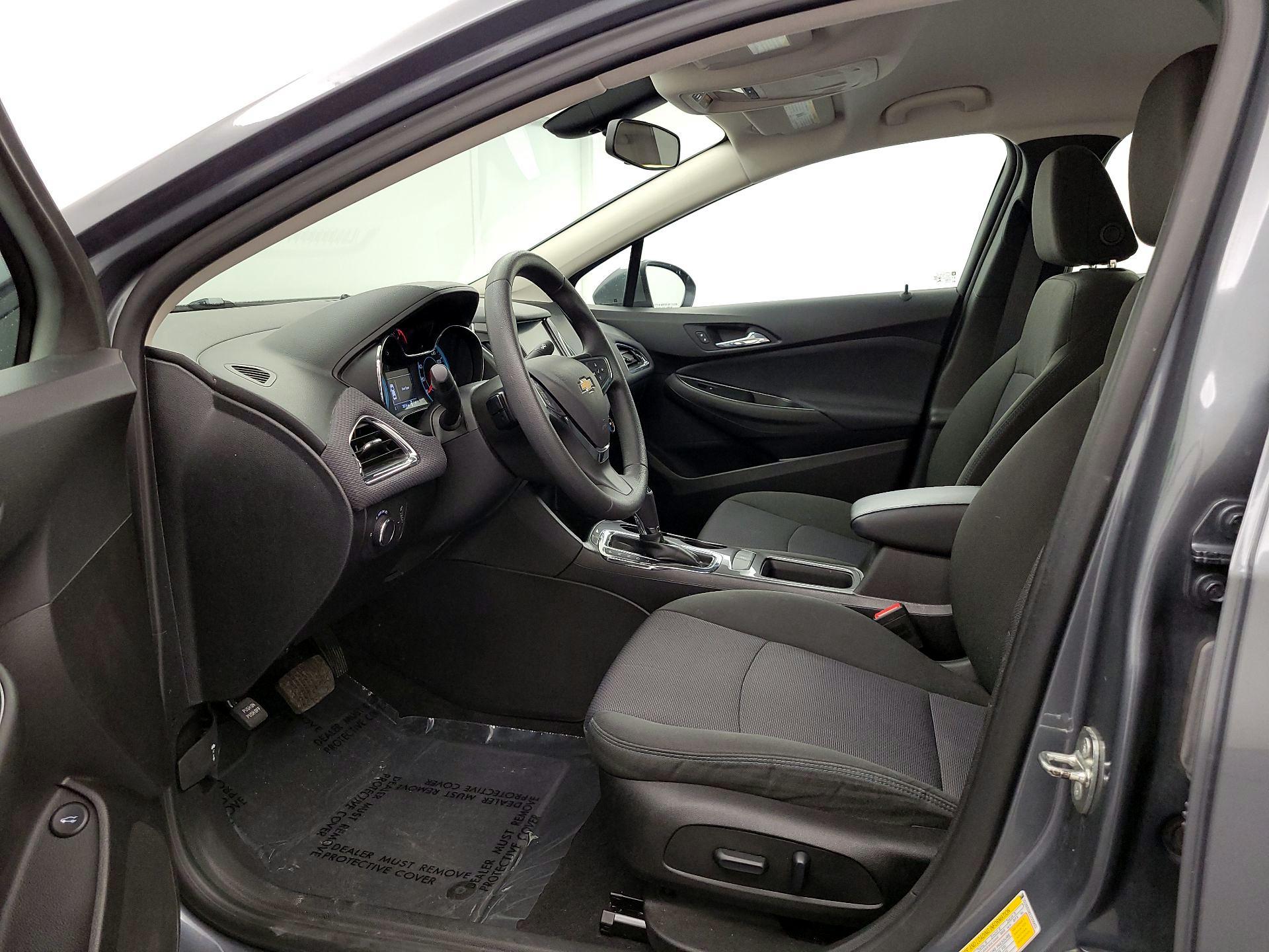 Thumbnail: 2018 Chevrolet Cruze - 11