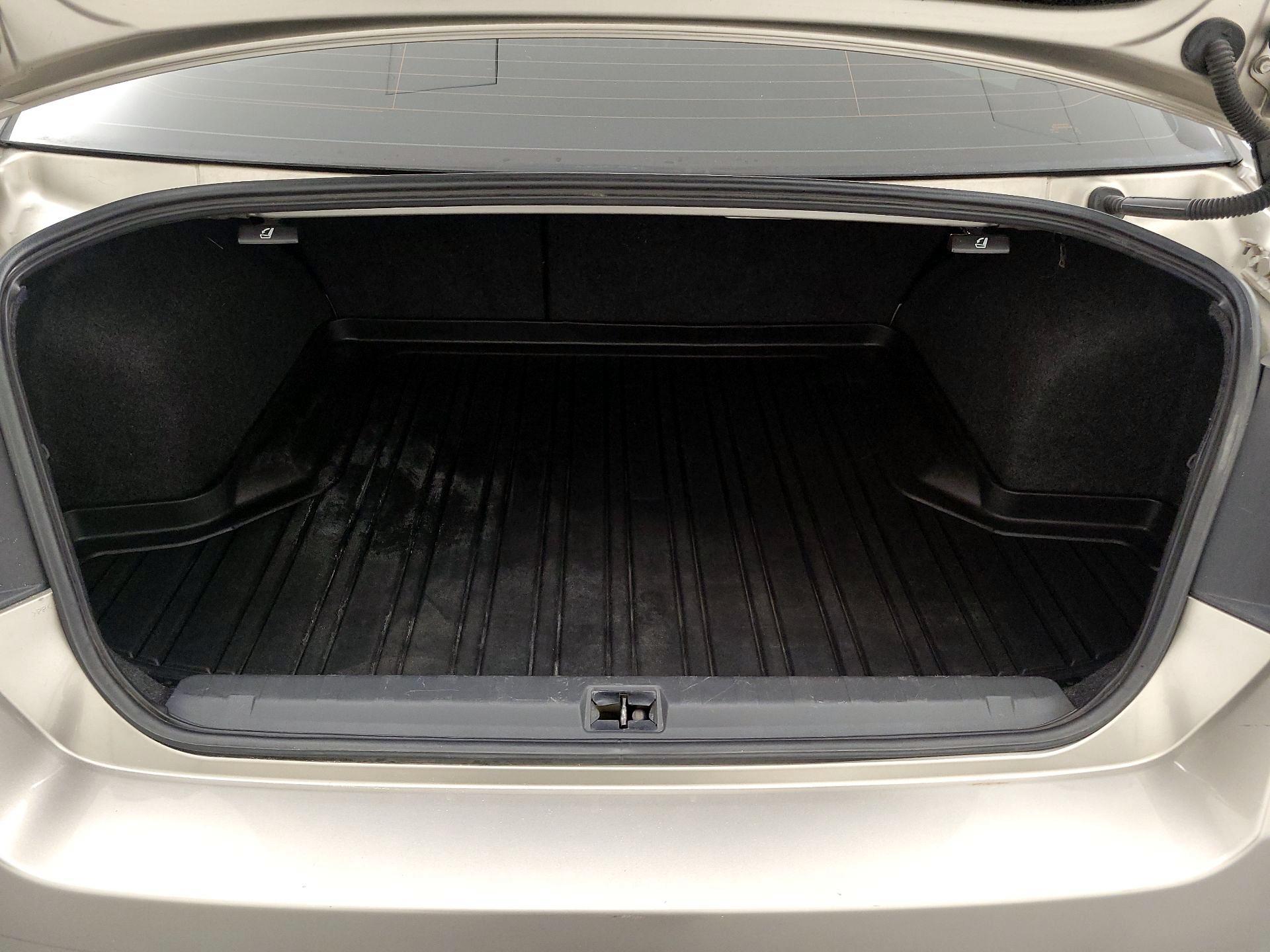 Thumbnail: 2014 Subaru Legacy - 18