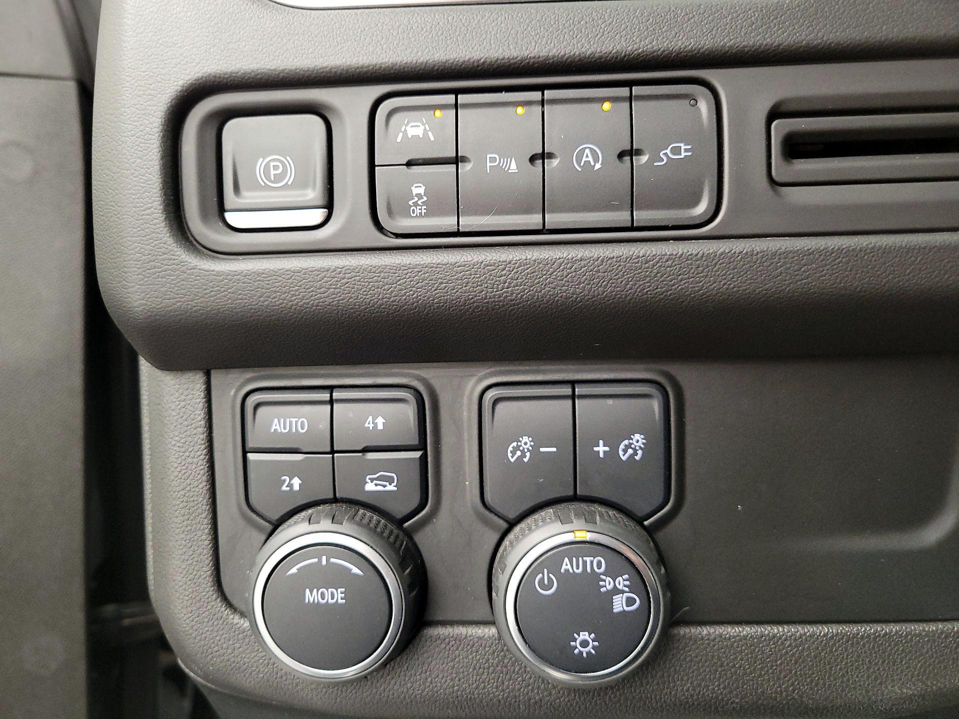 Thumbnail: 2022 Chevrolet Tahoe - 13