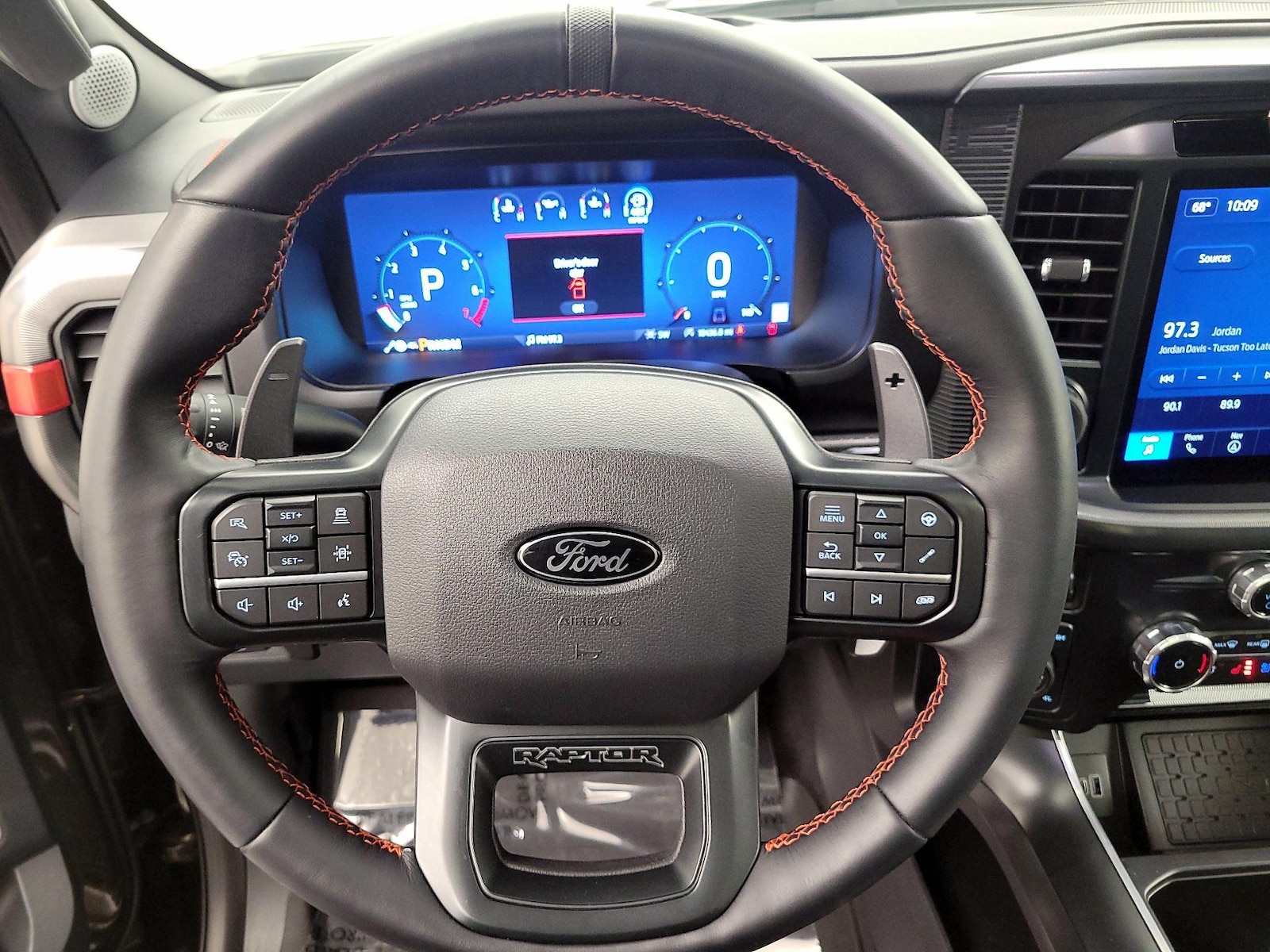 2025 Ford F-150 Raptor - Photo 11