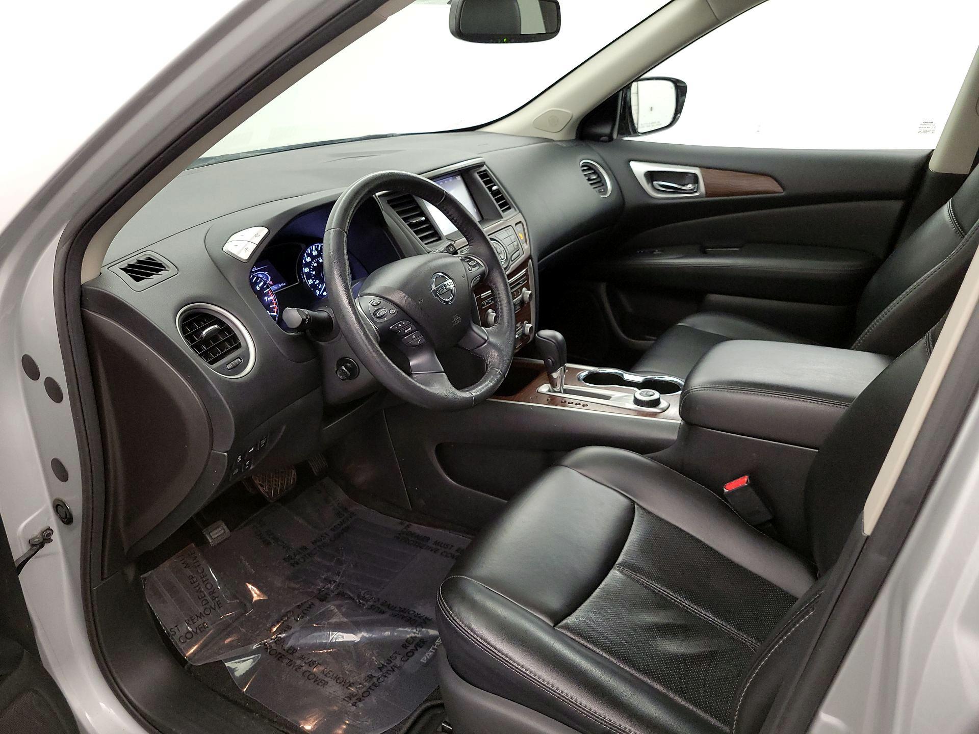 Thumbnail: 2017 Nissan Pathfinder - 11