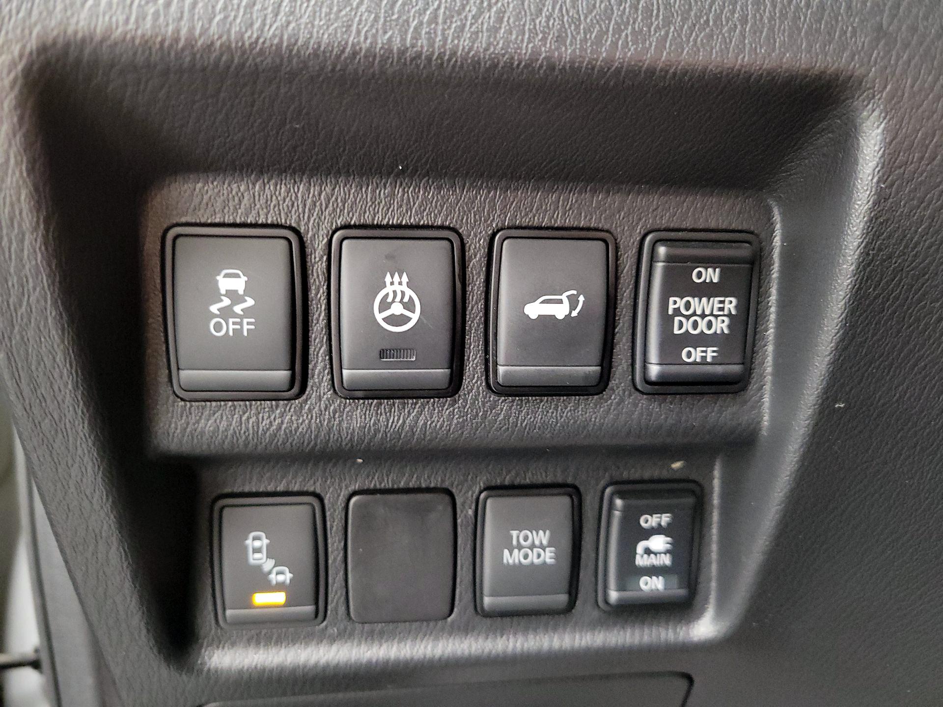 Thumbnail: 2017 Nissan Pathfinder - 13