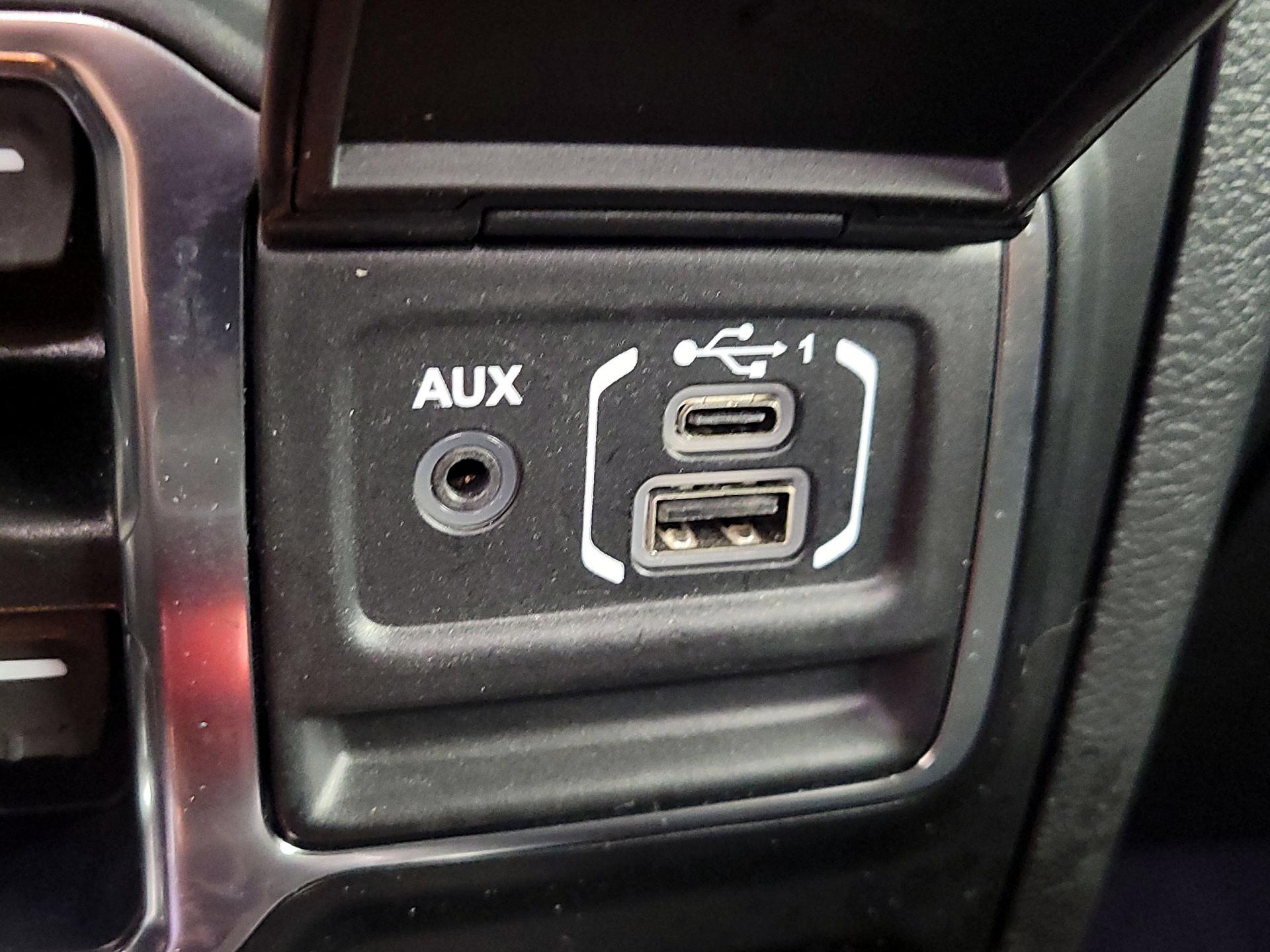 Thumbnail: 2022 Jeep Wrangler - 18