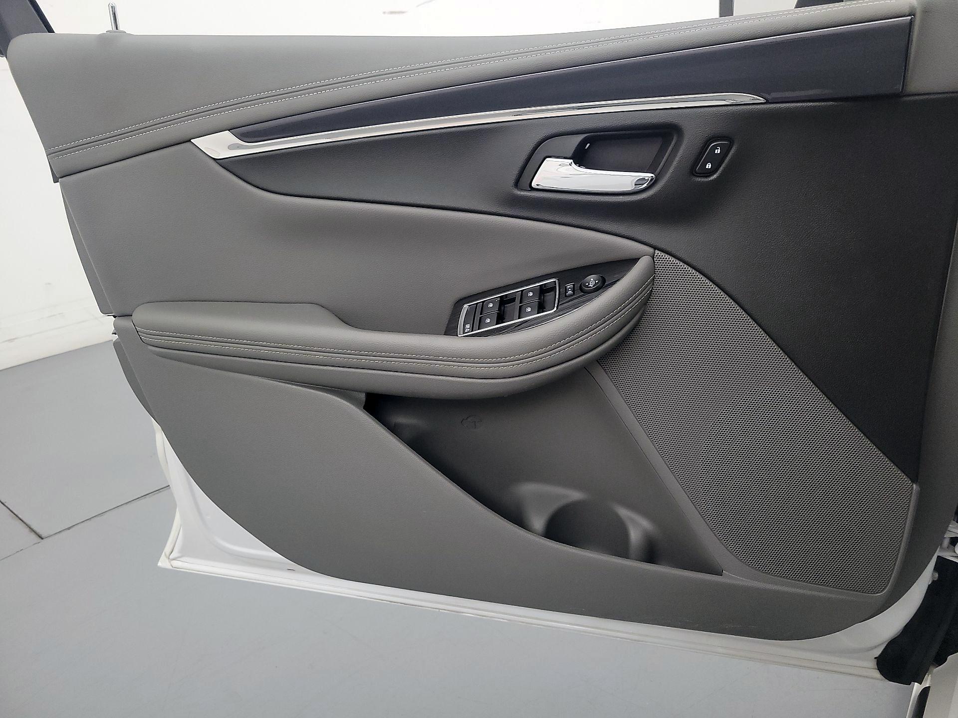 Thumbnail: 2017 Chevrolet Impala - 12