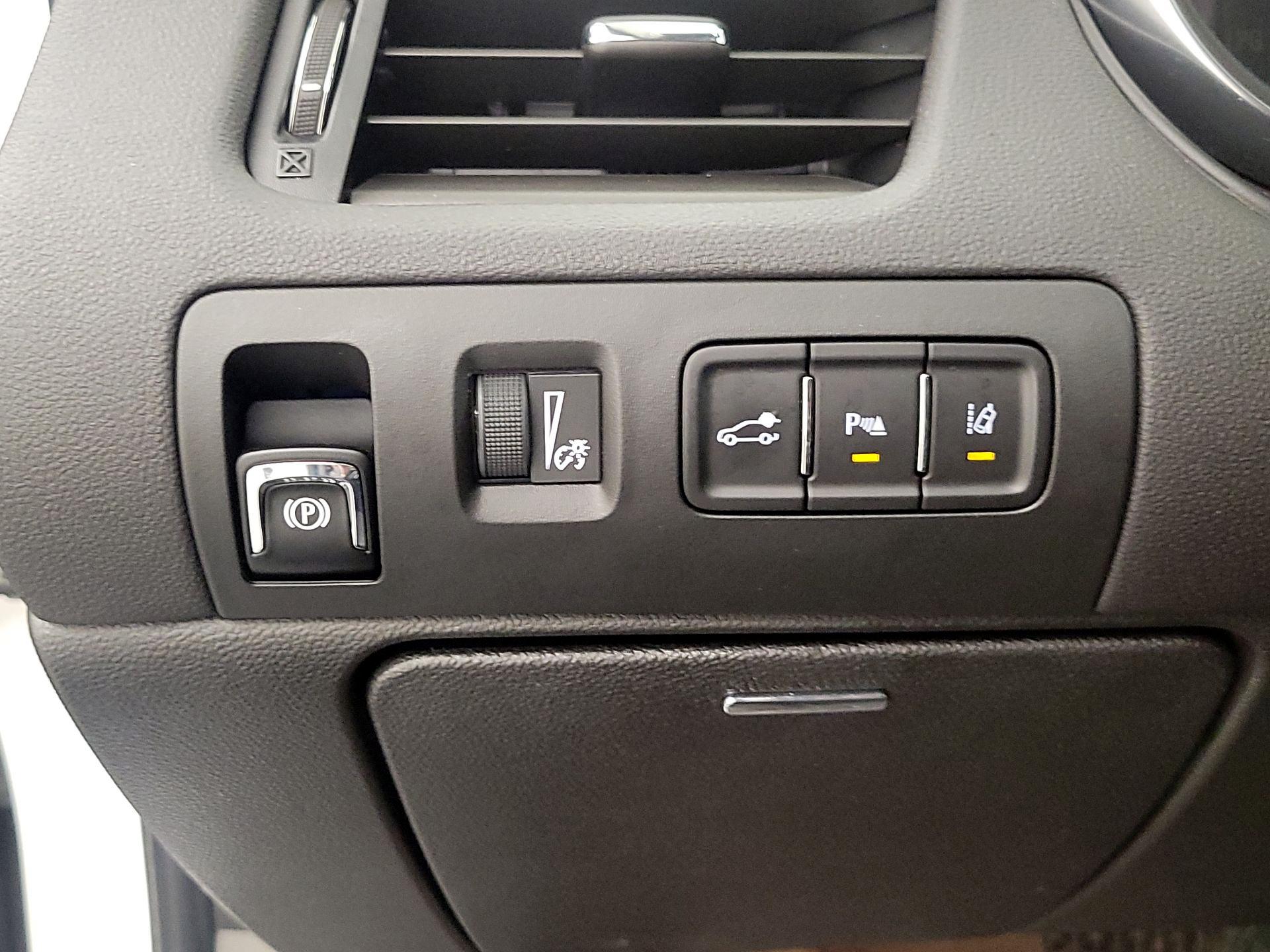 Thumbnail: 2017 Chevrolet Impala - 13