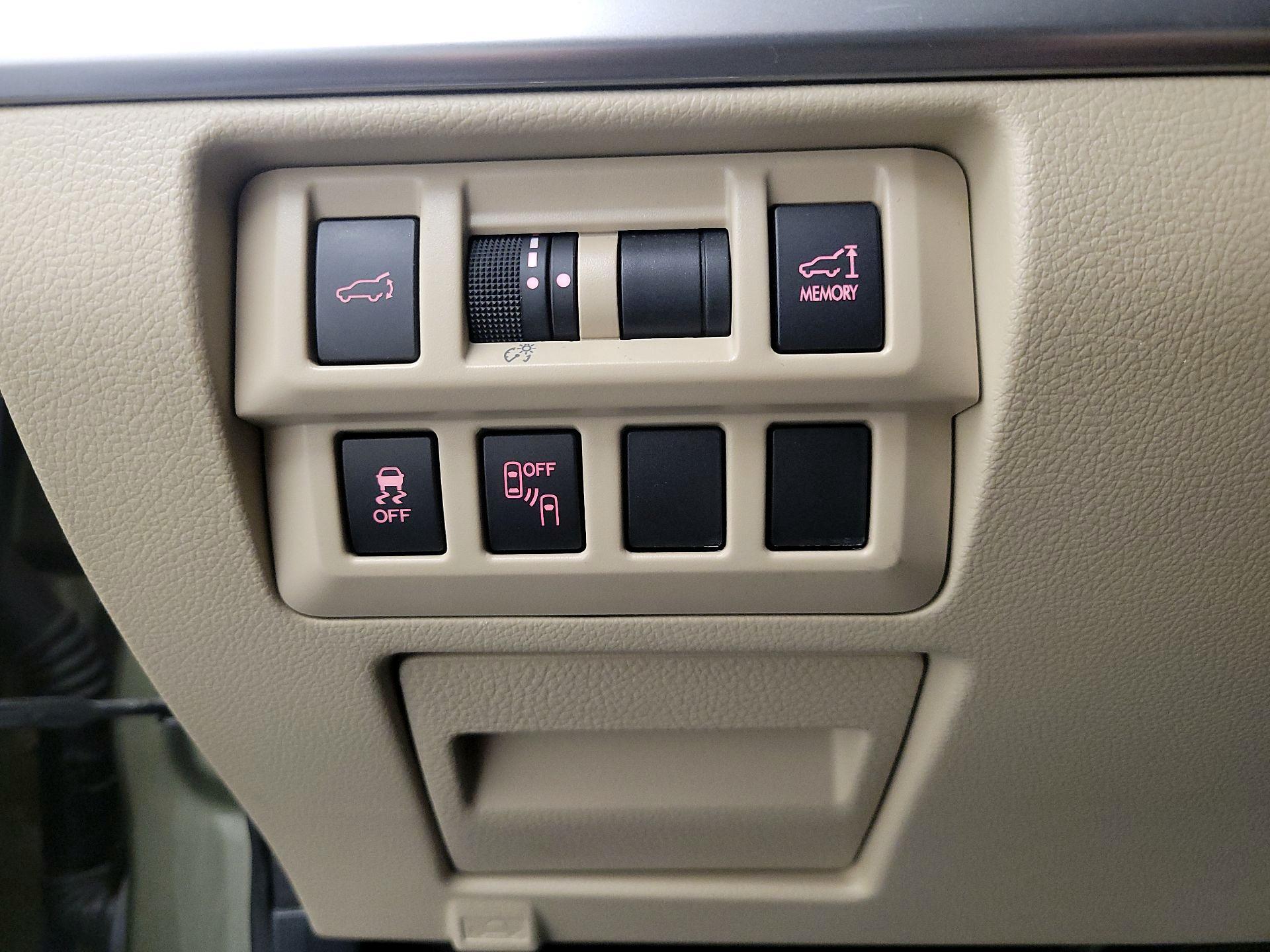 Thumbnail: 2017 Subaru Outback - 13