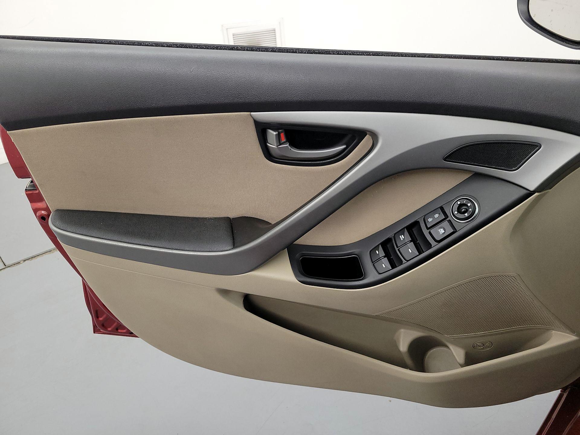 Thumbnail: 2015 Hyundai Elantra - 12