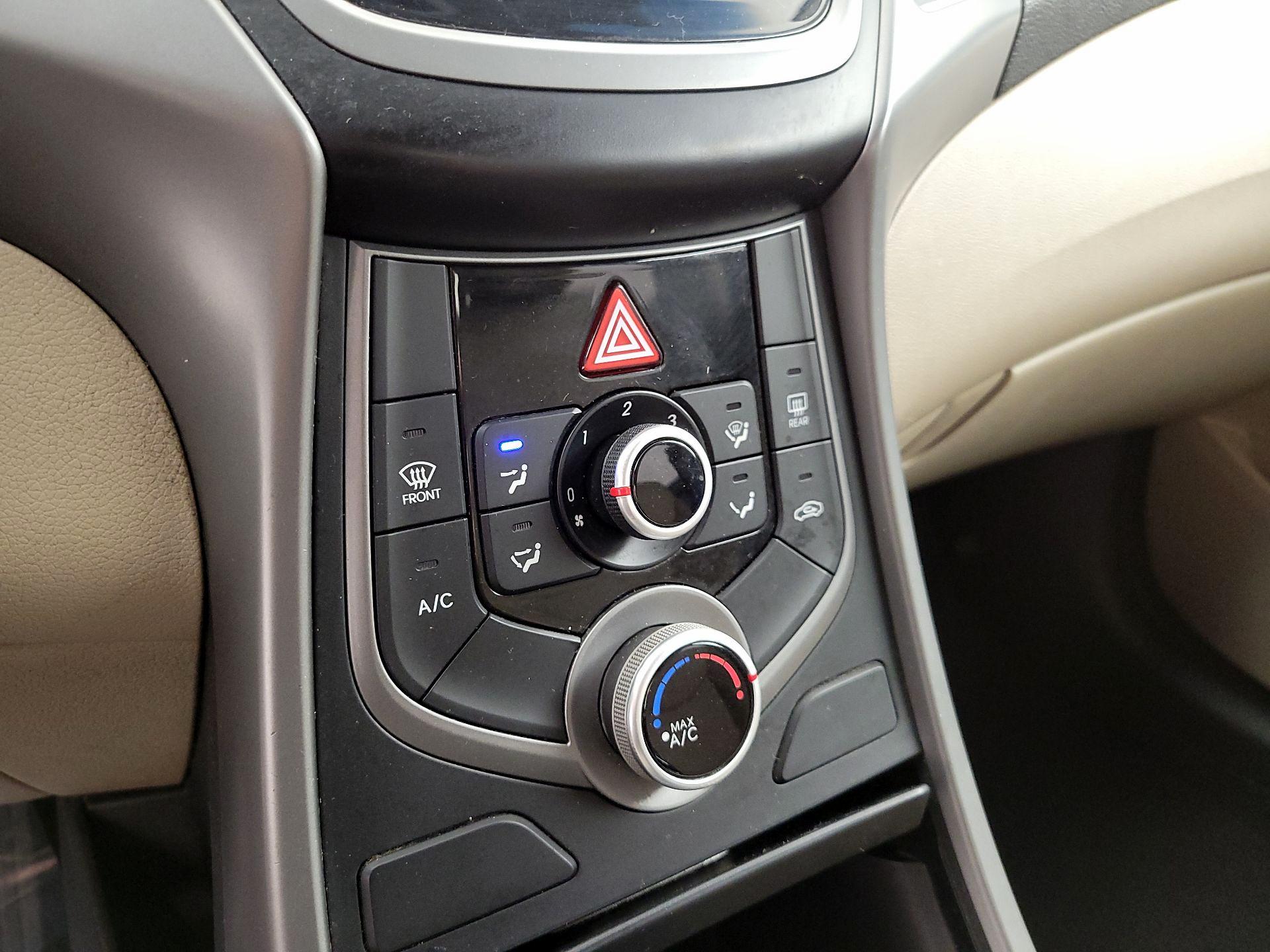 Thumbnail: 2015 Hyundai Elantra - 16