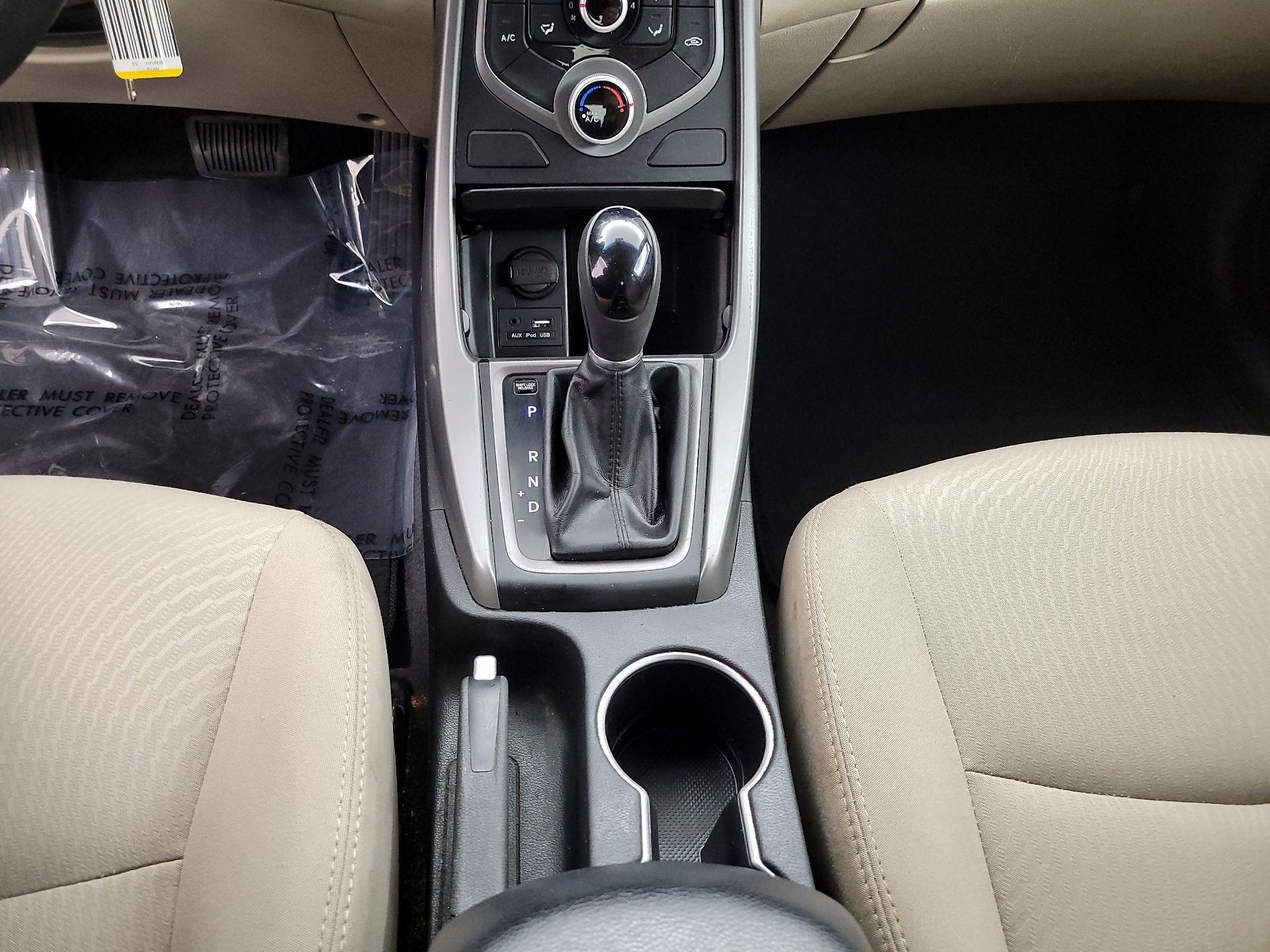 Thumbnail: 2015 Hyundai Elantra - 17