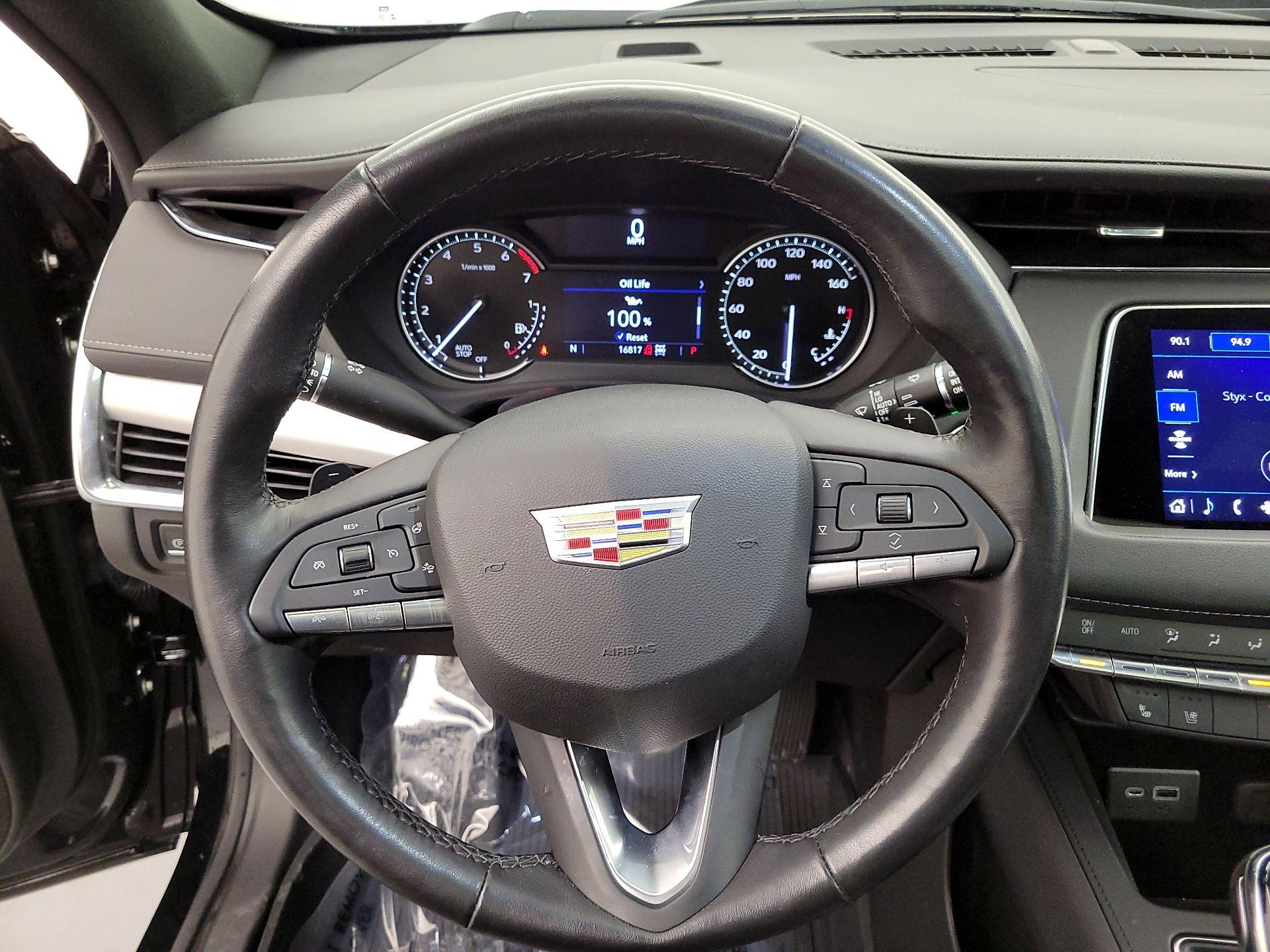 Thumbnail: 2023 Cadillac XT4 - 10