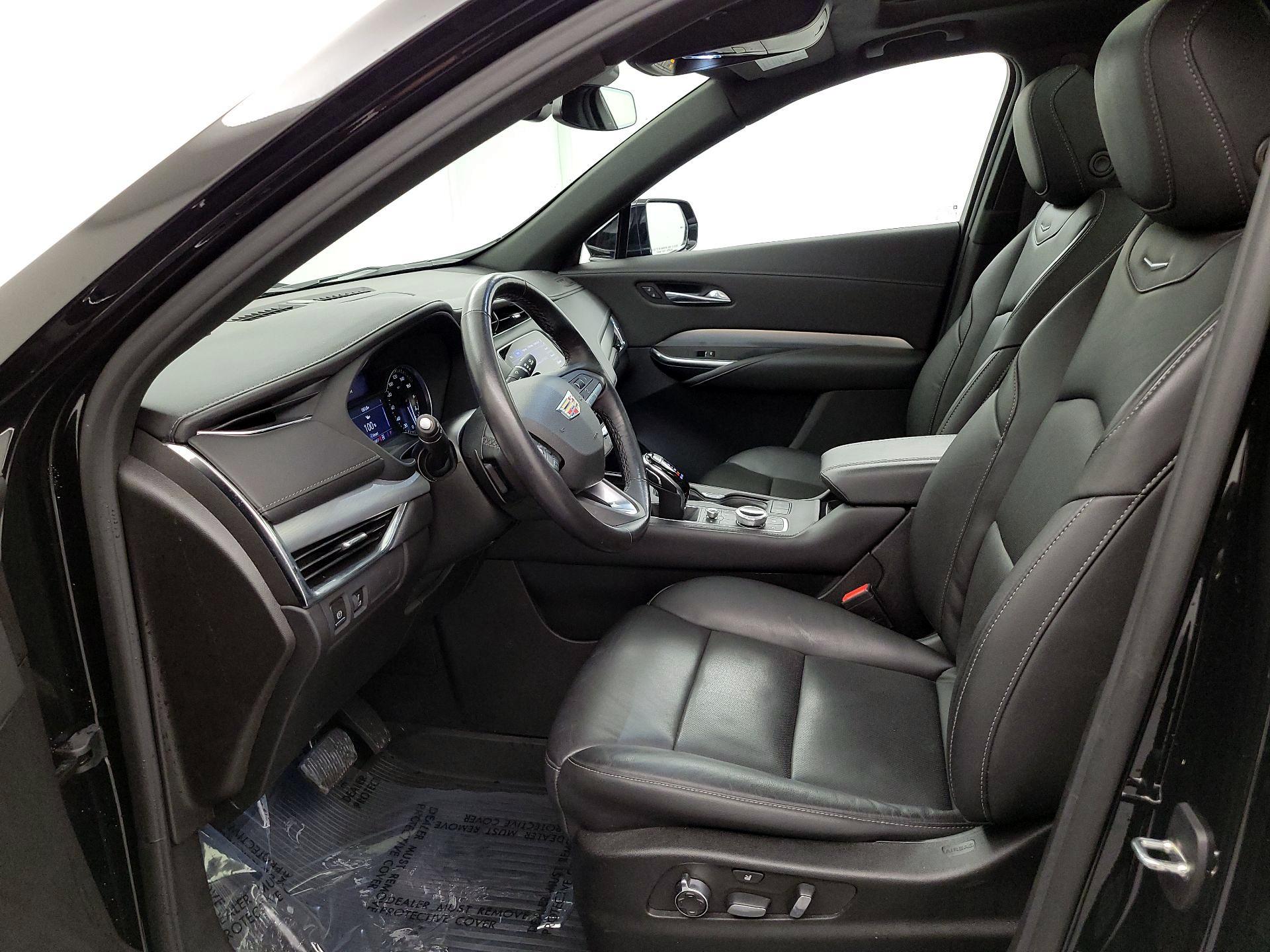 Thumbnail: 2023 Cadillac XT4 - 11