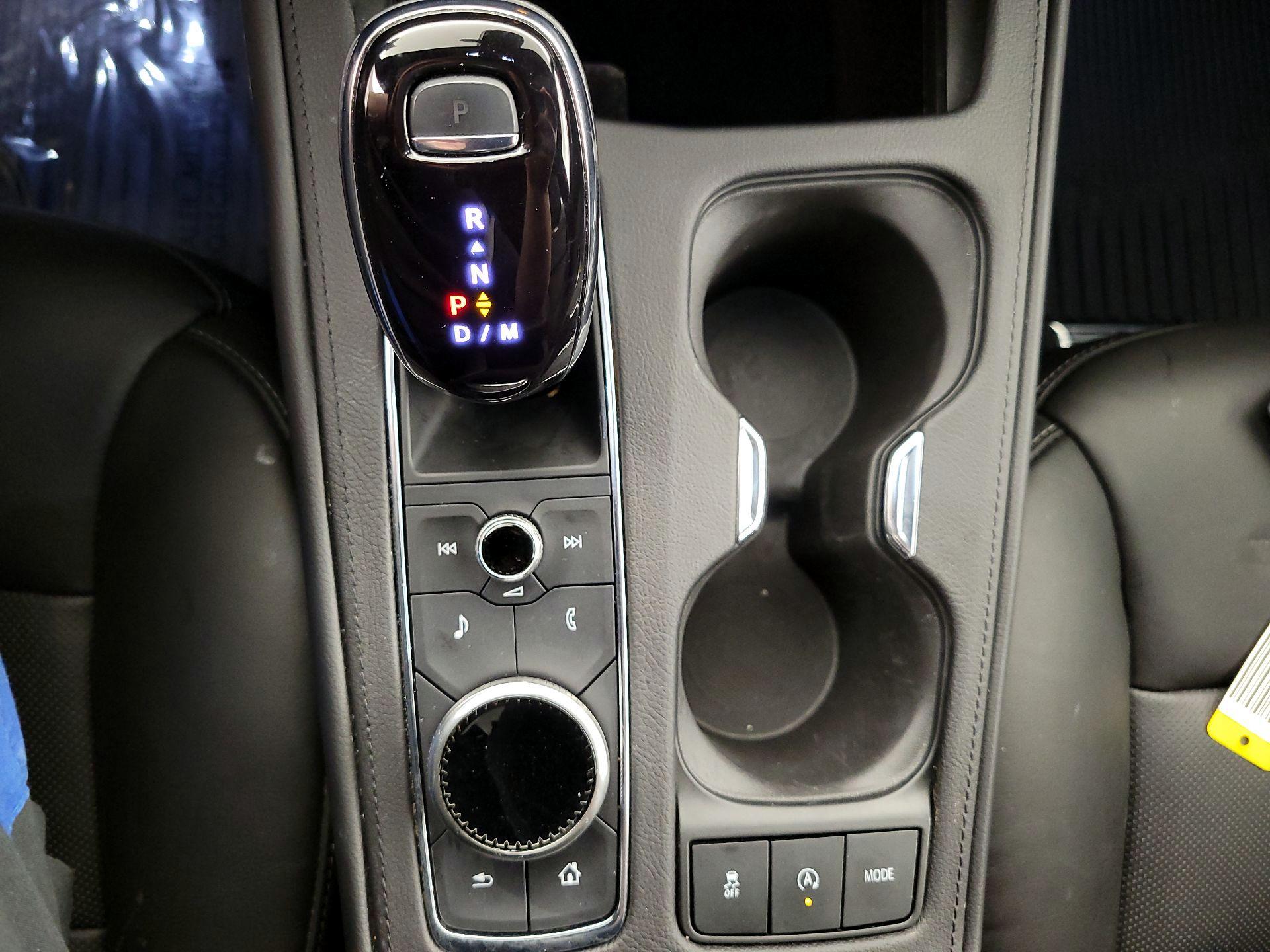 Thumbnail: 2023 Cadillac XT4 - 17