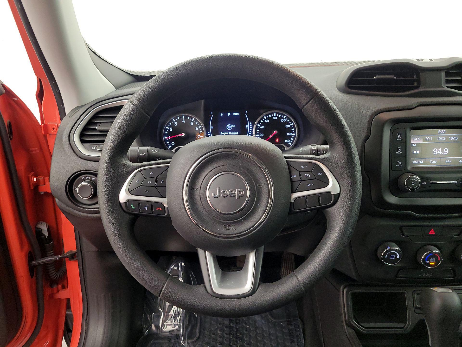 Thumbnail: 2018 Jeep Renegade - 10