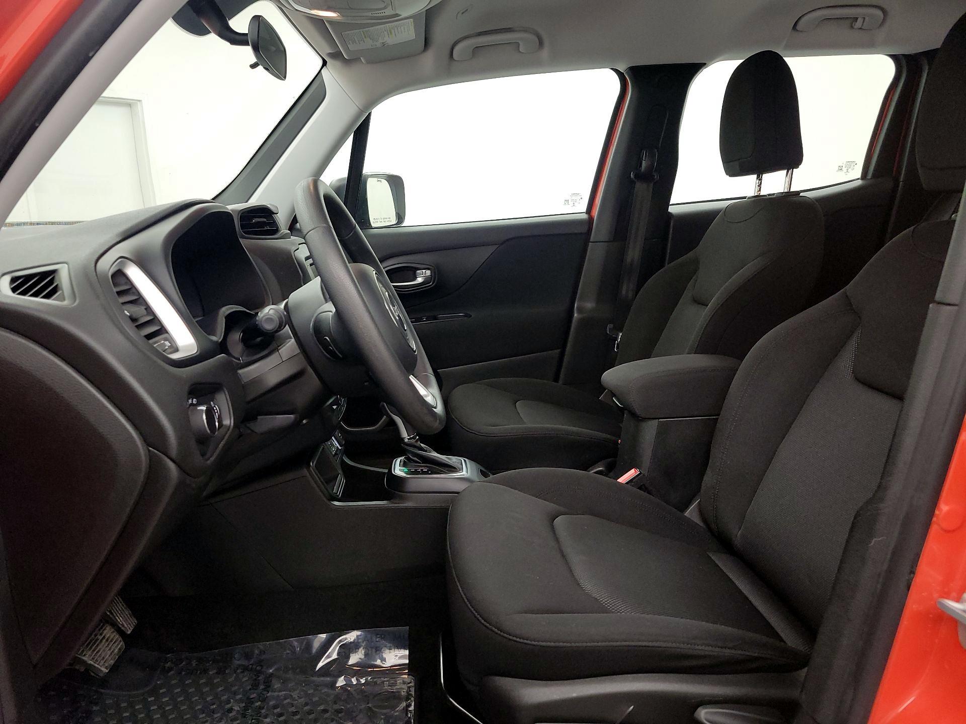 Thumbnail: 2018 Jeep Renegade - 11