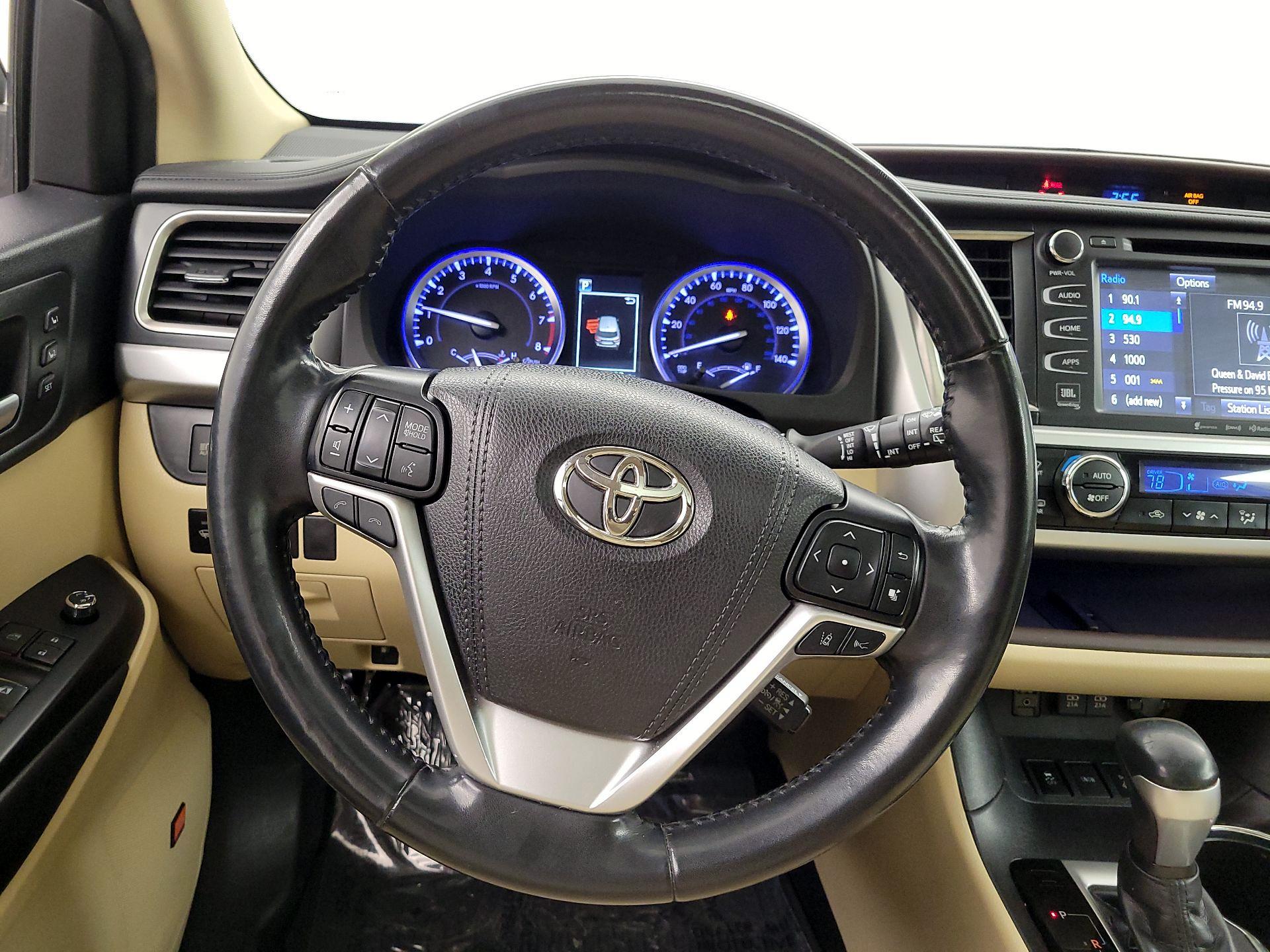 Thumbnail: 2019 Toyota Highlander - 10