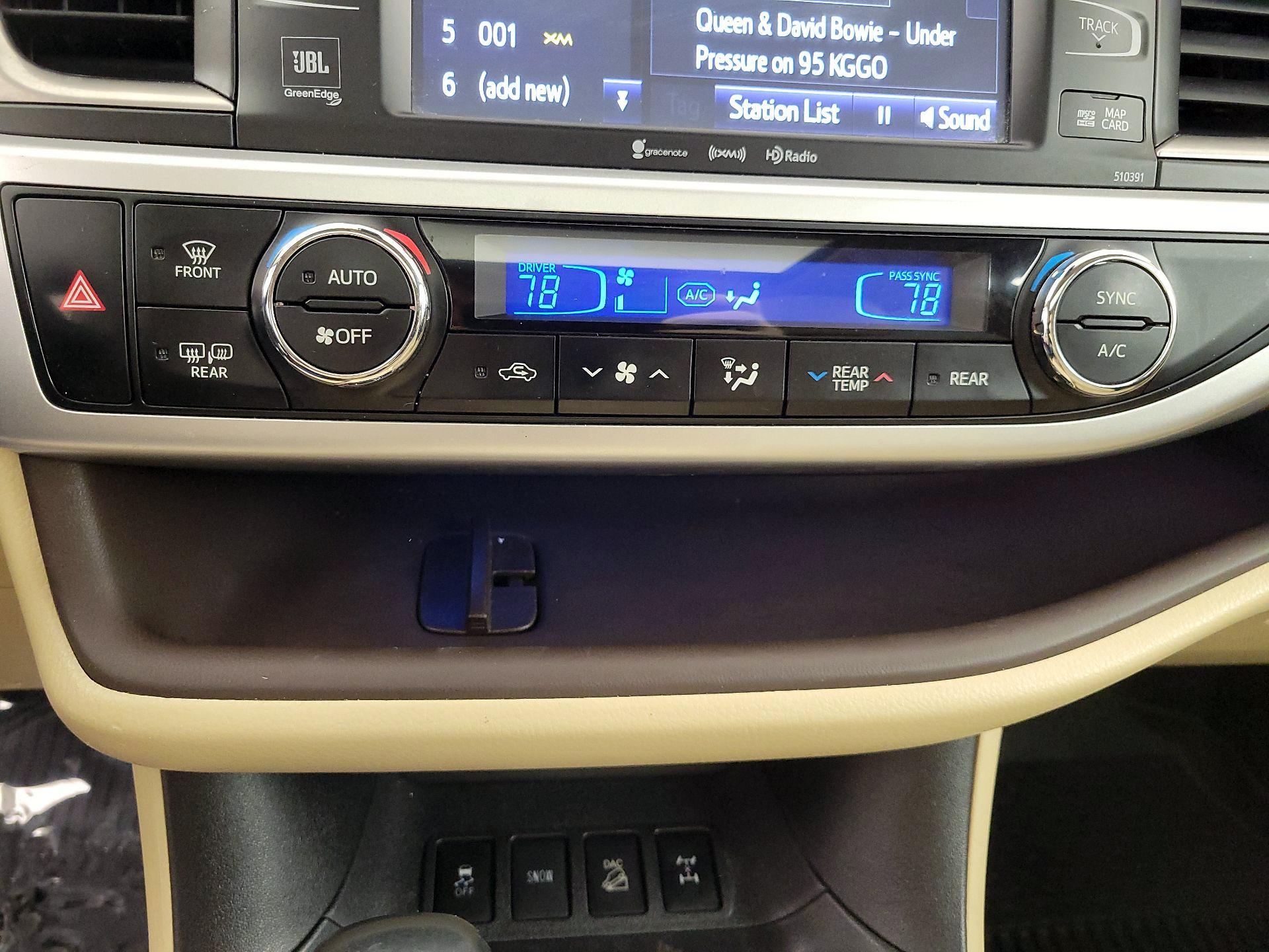 Thumbnail: 2019 Toyota Highlander - 16