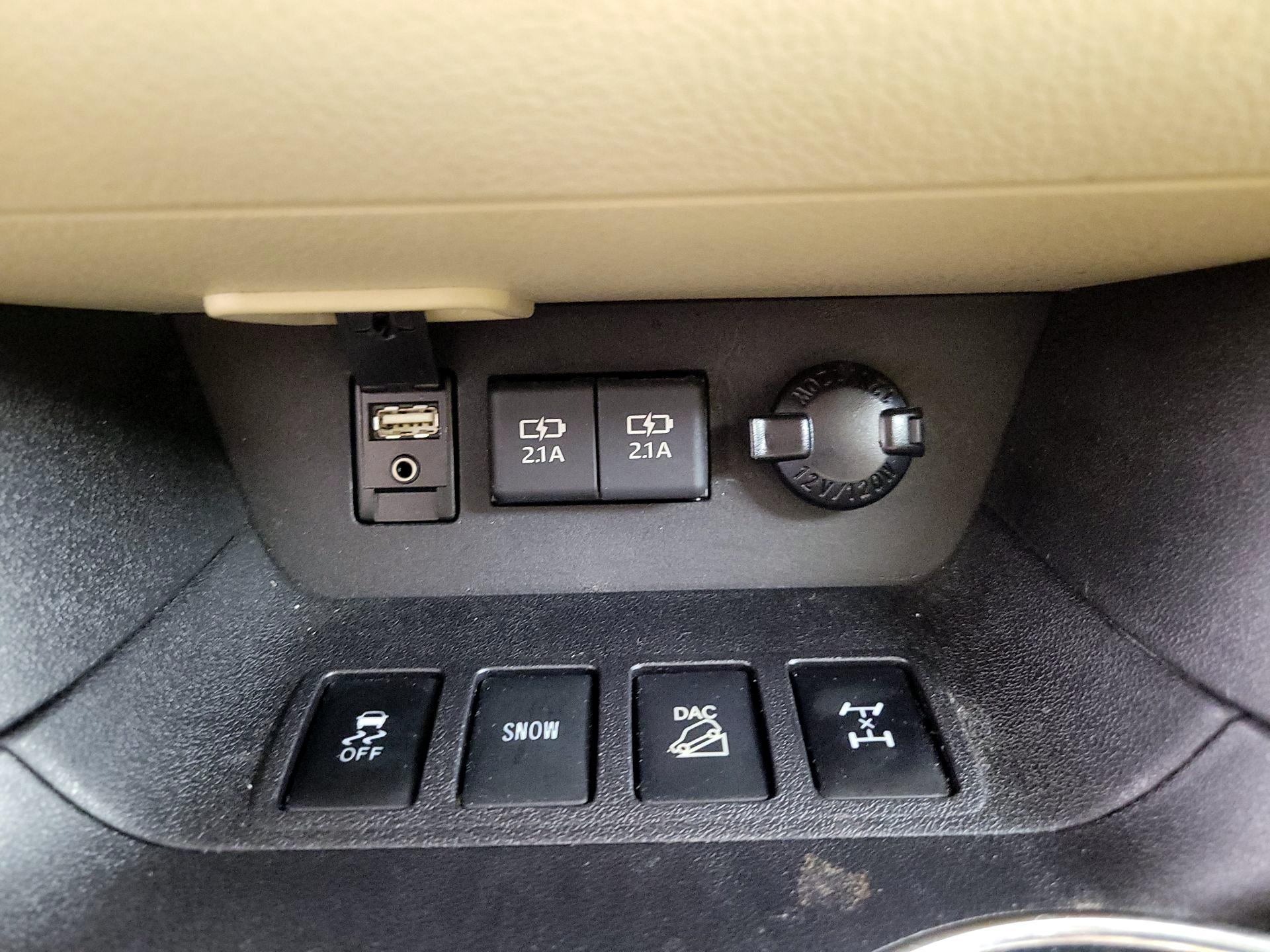 Thumbnail: 2019 Toyota Highlander - 18