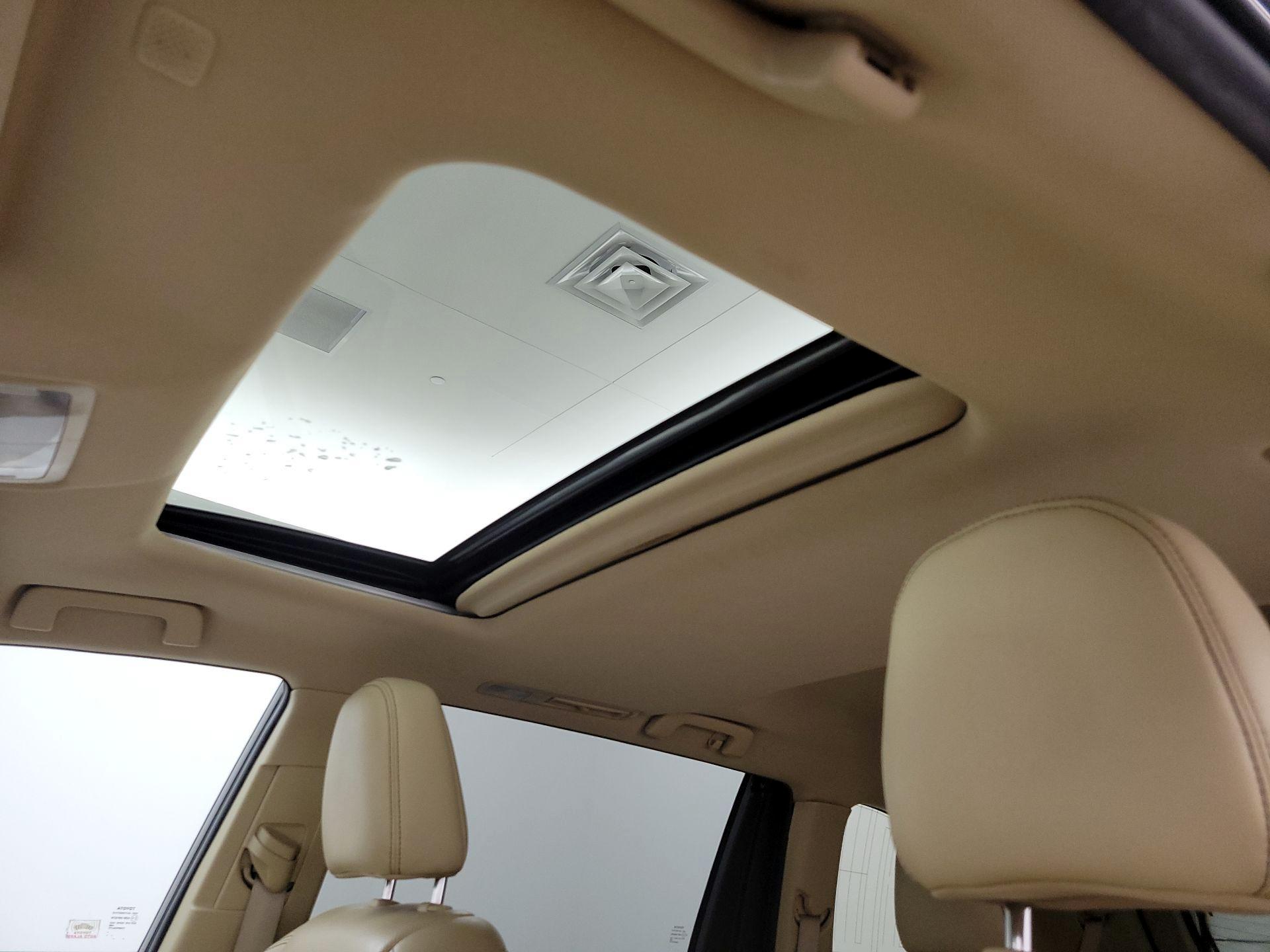 Thumbnail: 2019 Toyota Highlander - 19