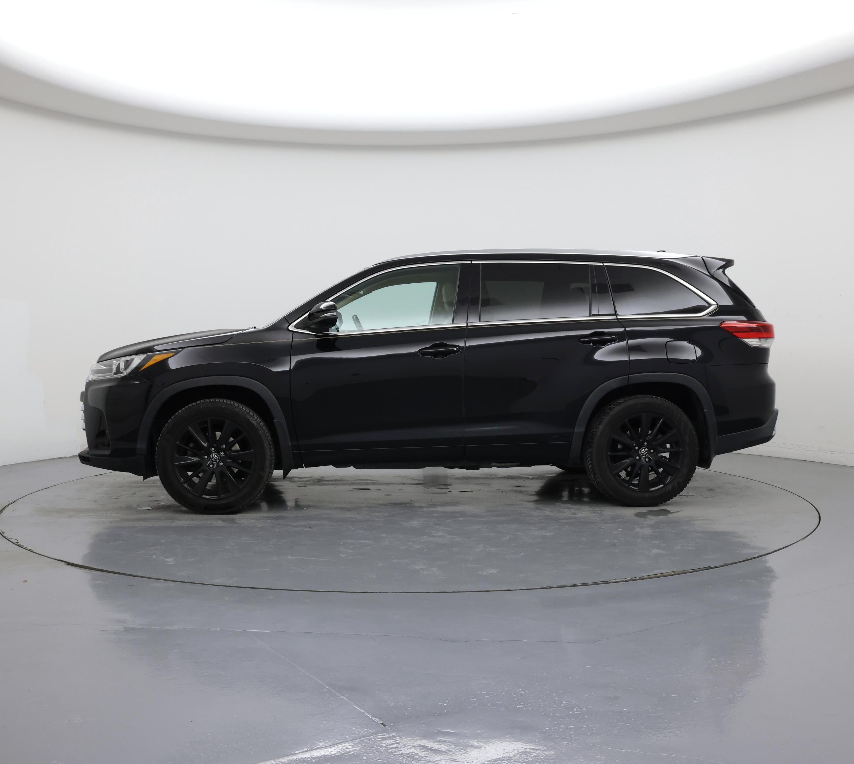Thumbnail: 2019 Toyota Highlander - 3