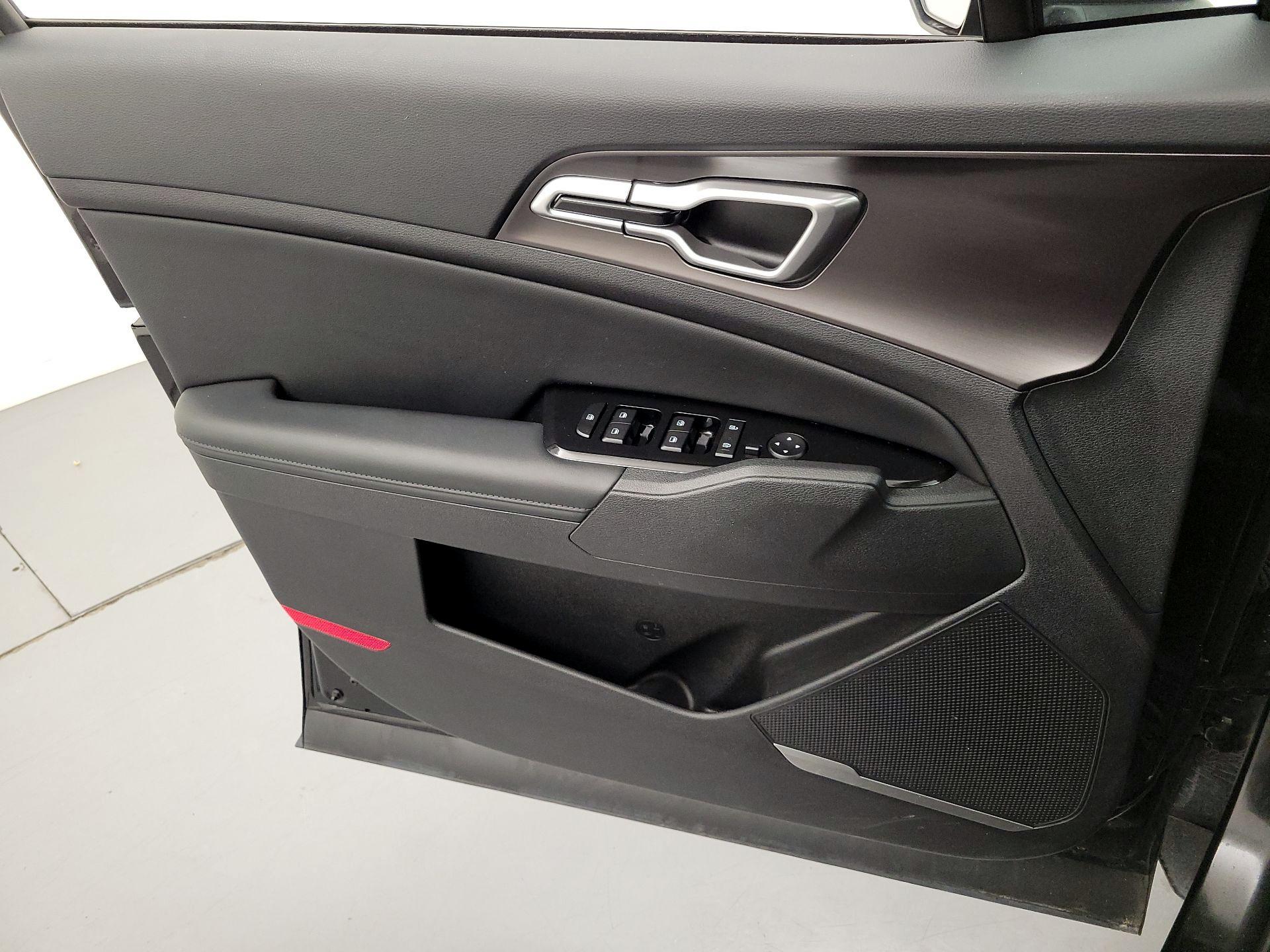 Thumbnail: 2023 Kia Sportage - 12