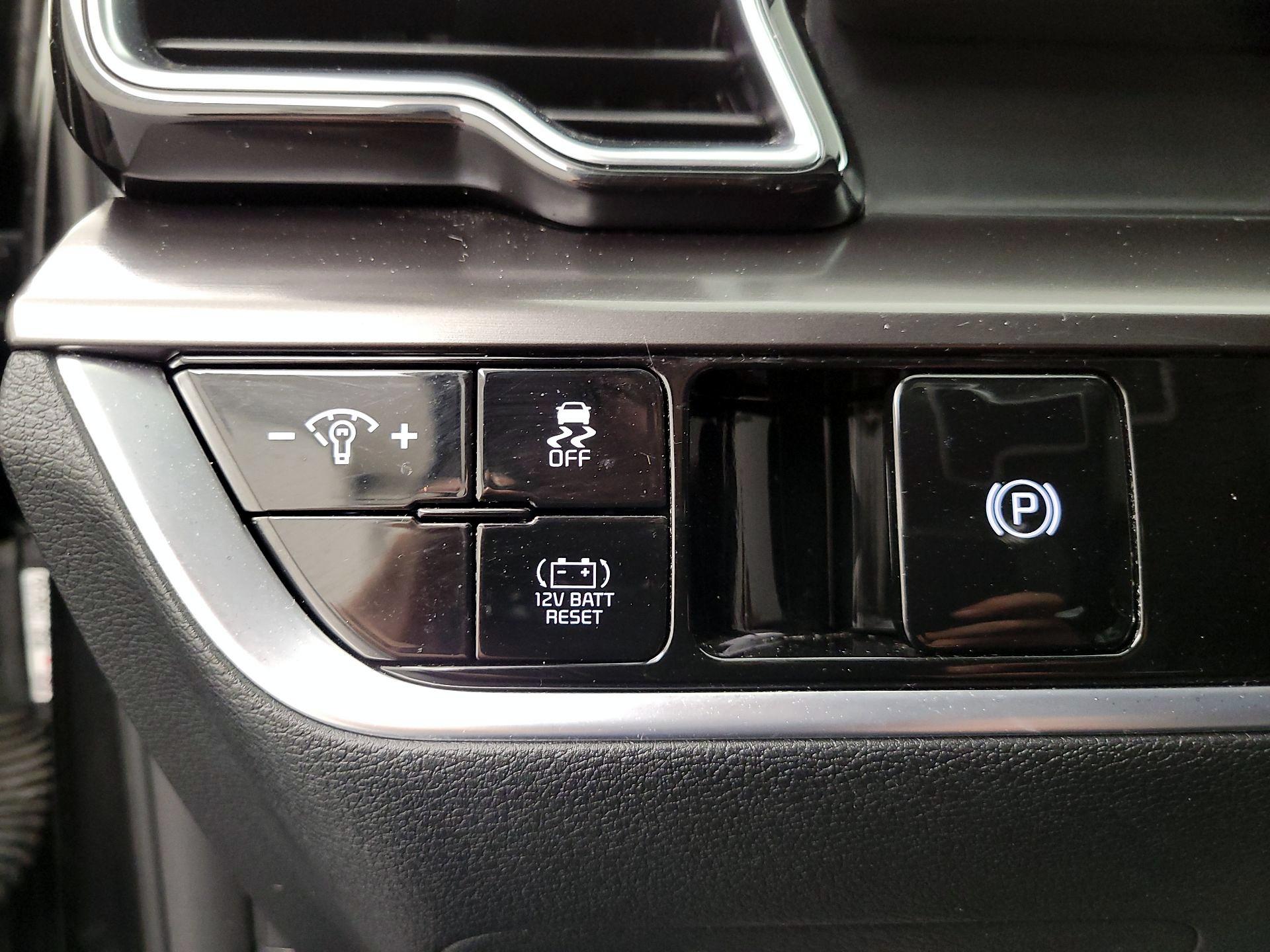 Thumbnail: 2023 Kia Sportage - 13