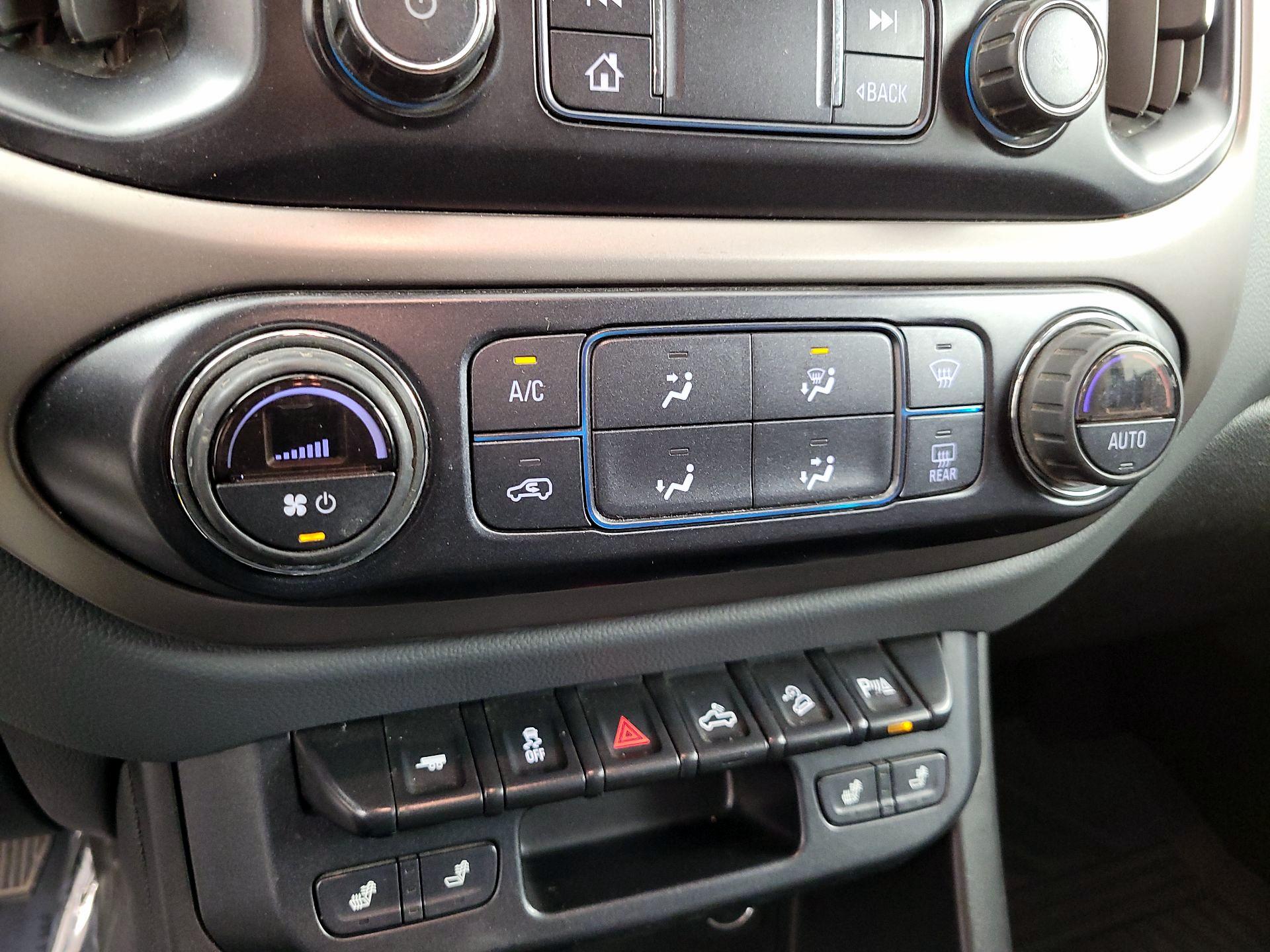 Thumbnail: 2019 Chevrolet Colorado - 16