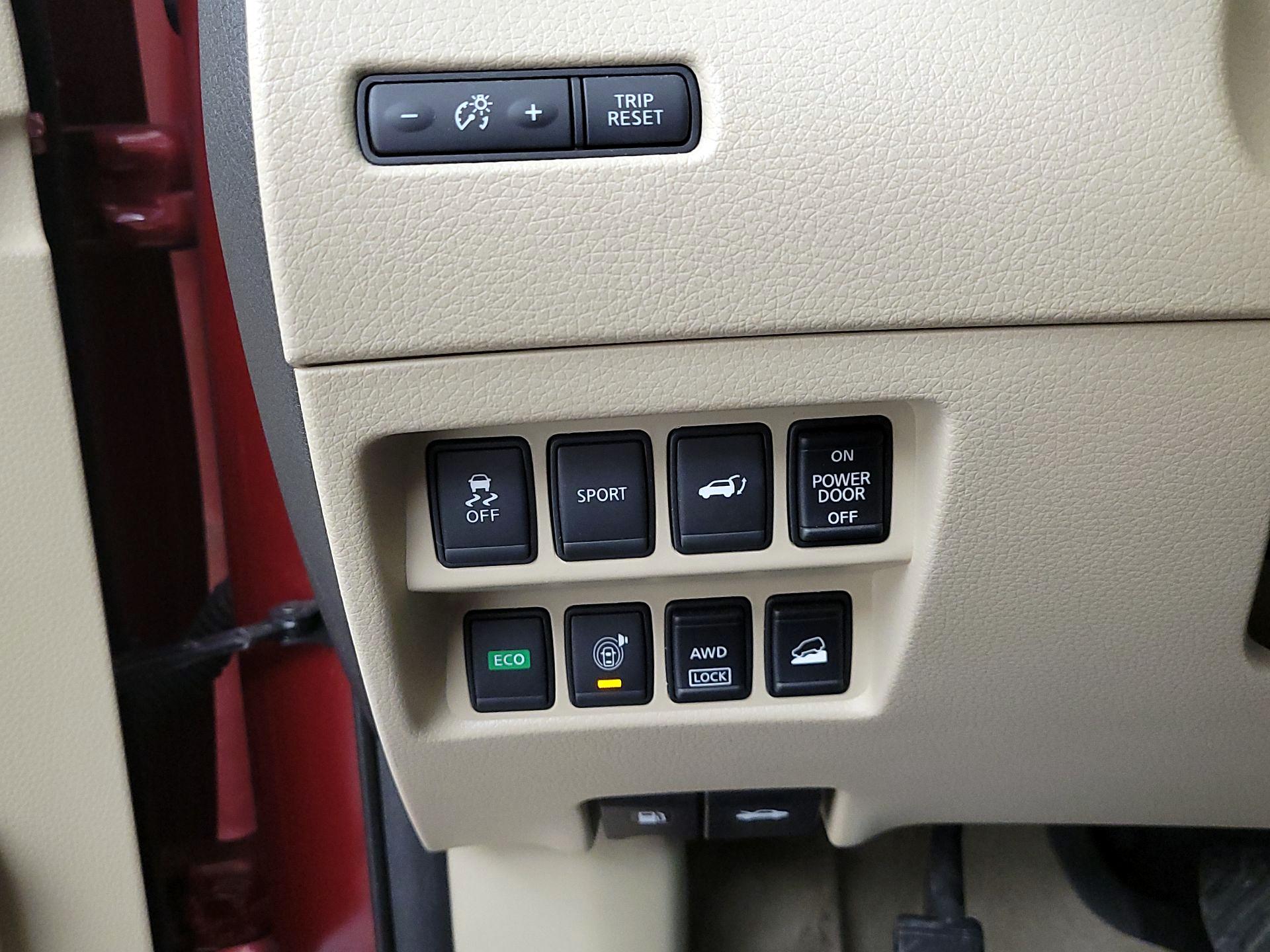 Thumbnail: 2015 Nissan Rogue - 13