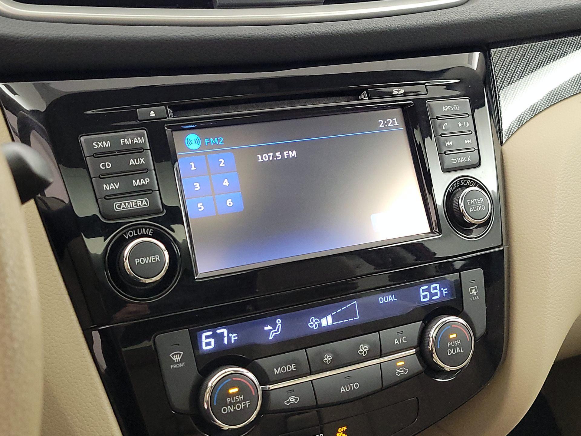 Thumbnail: 2015 Nissan Rogue - 16