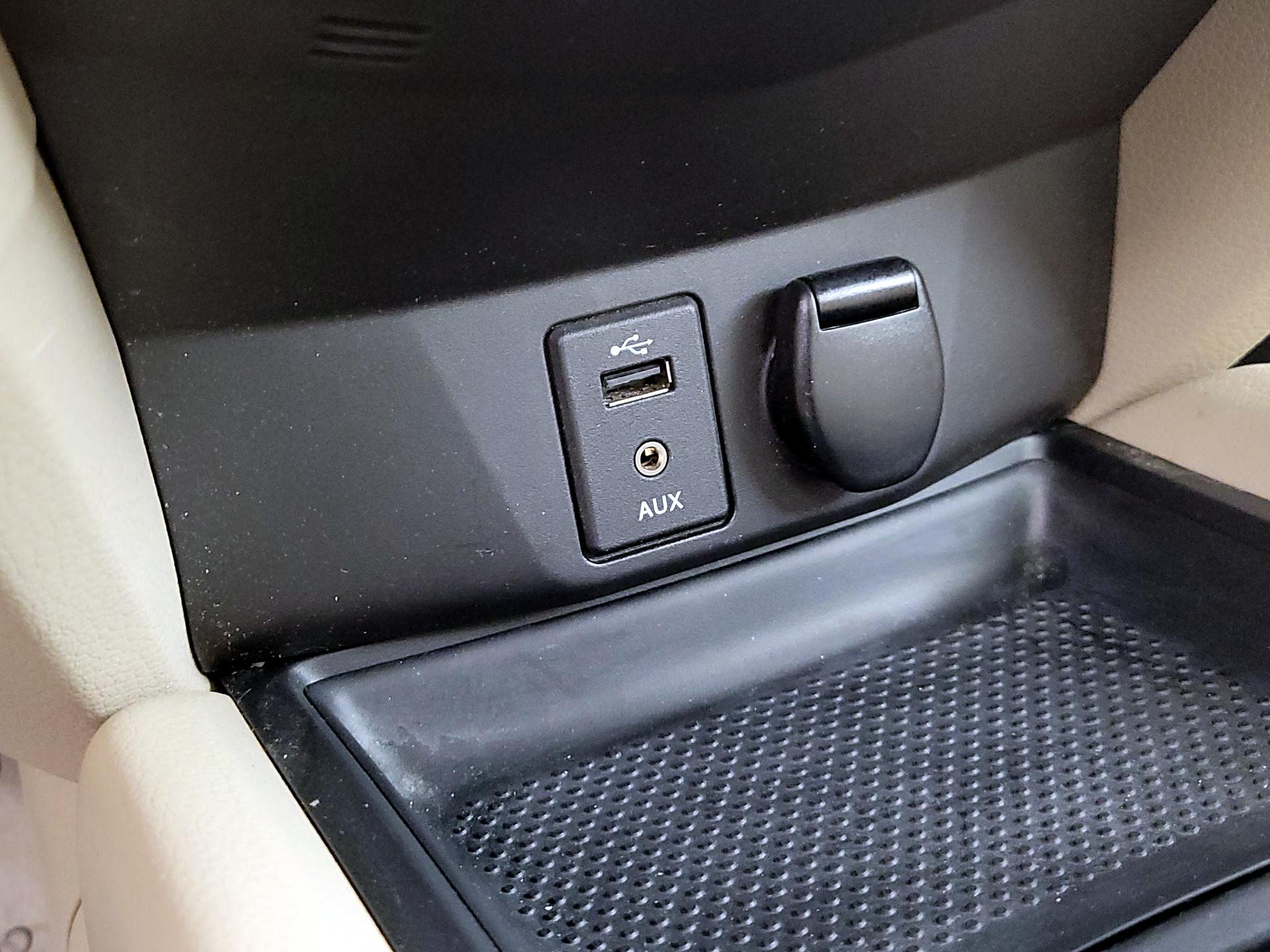 Thumbnail: 2015 Nissan Rogue - 19