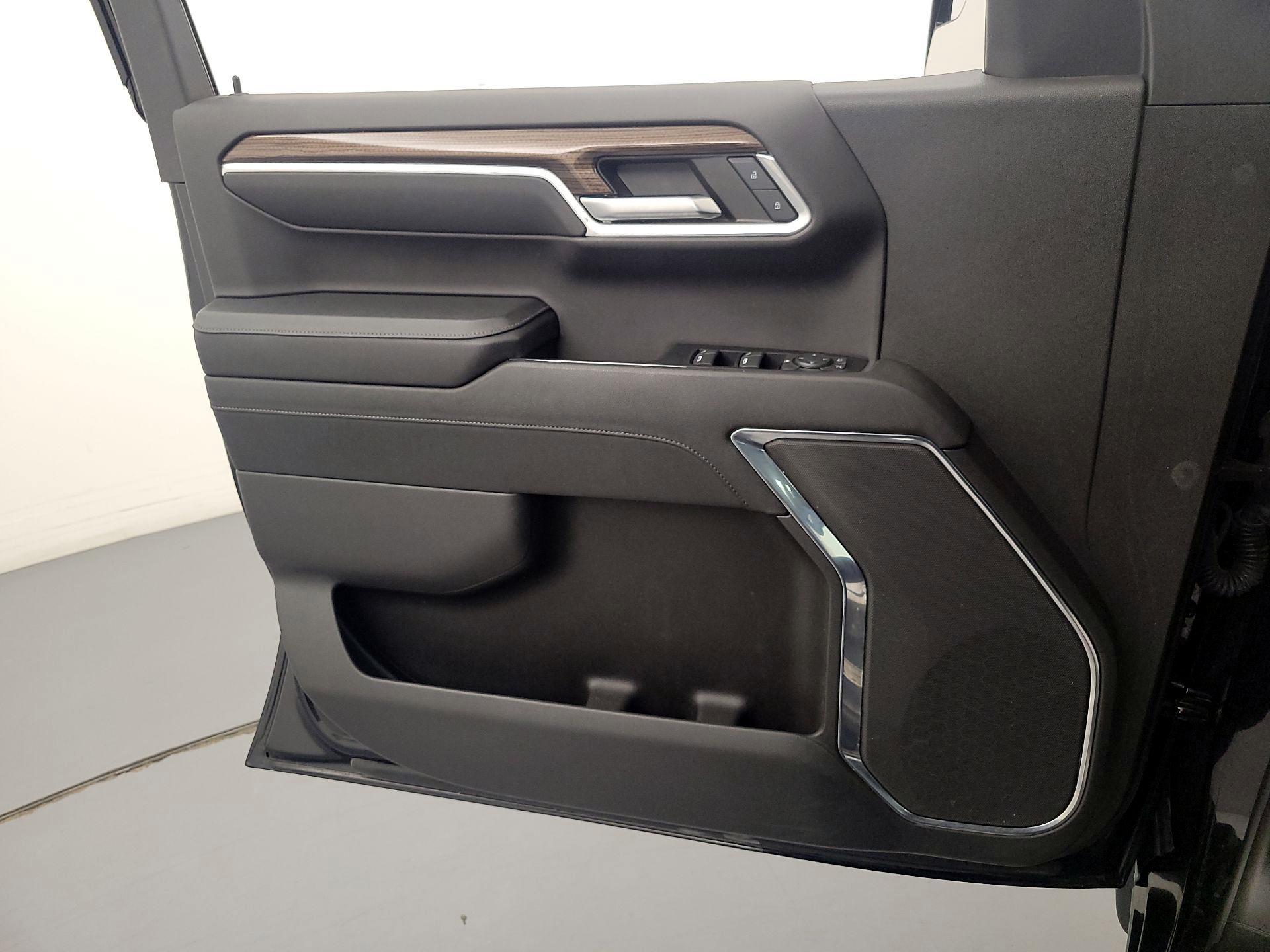 Thumbnail: 2023 Chevrolet Silverado 1500 - 12