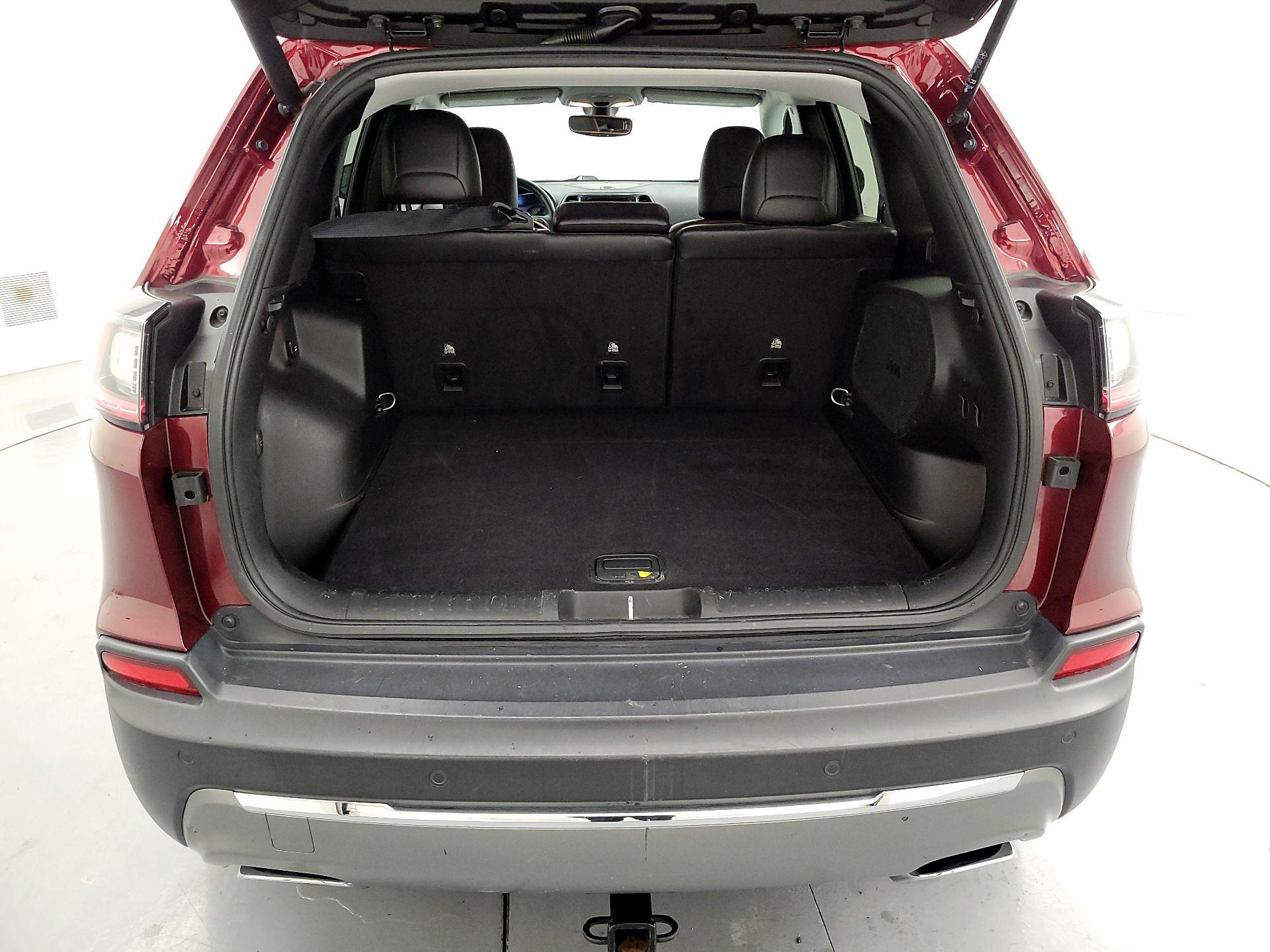 Thumbnail: 2019 Jeep Cherokee - 20