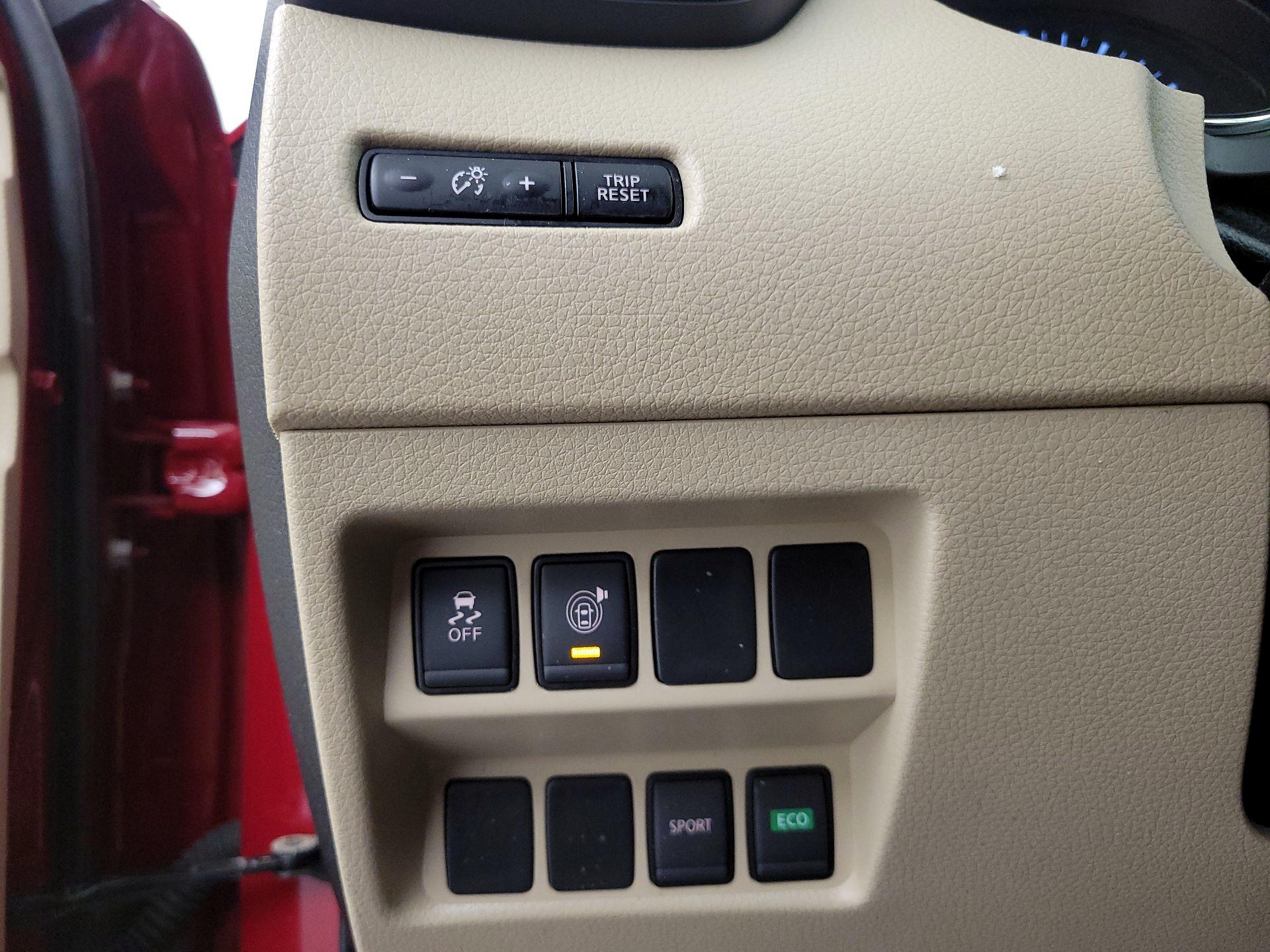 Thumbnail: 2017 Nissan Rogue - 13