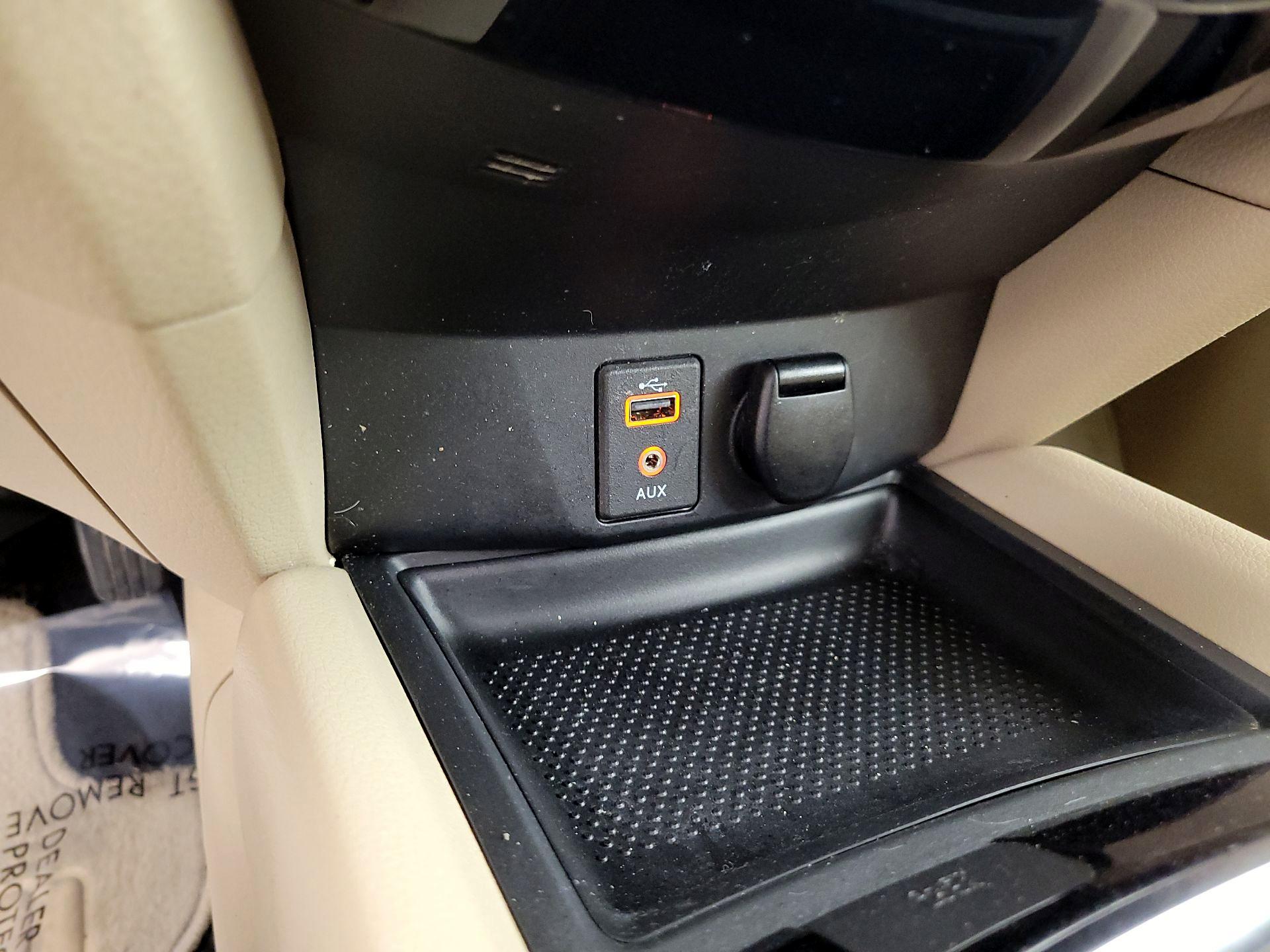 Thumbnail: 2017 Nissan Rogue - 18