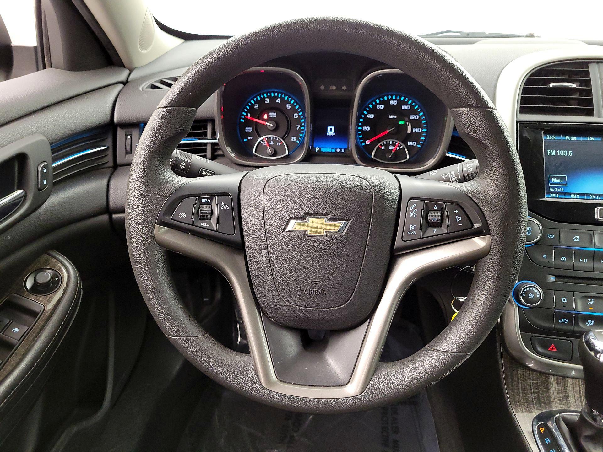 Thumbnail: 2016 Chevrolet Malibu - 10