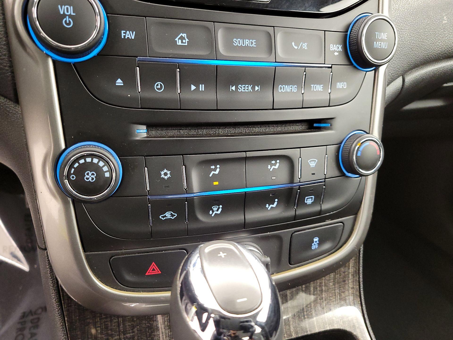 Thumbnail: 2016 Chevrolet Malibu - 15