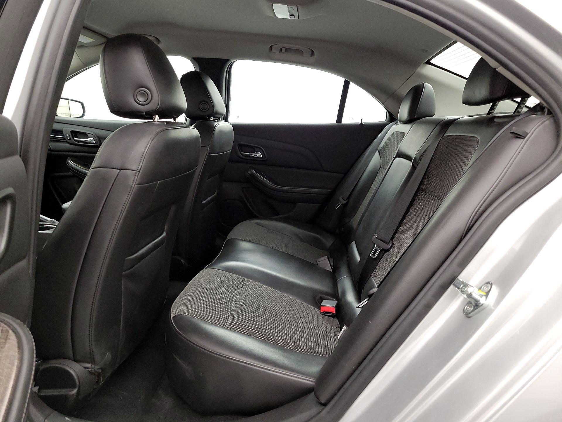 Thumbnail: 2016 Chevrolet Malibu - 17