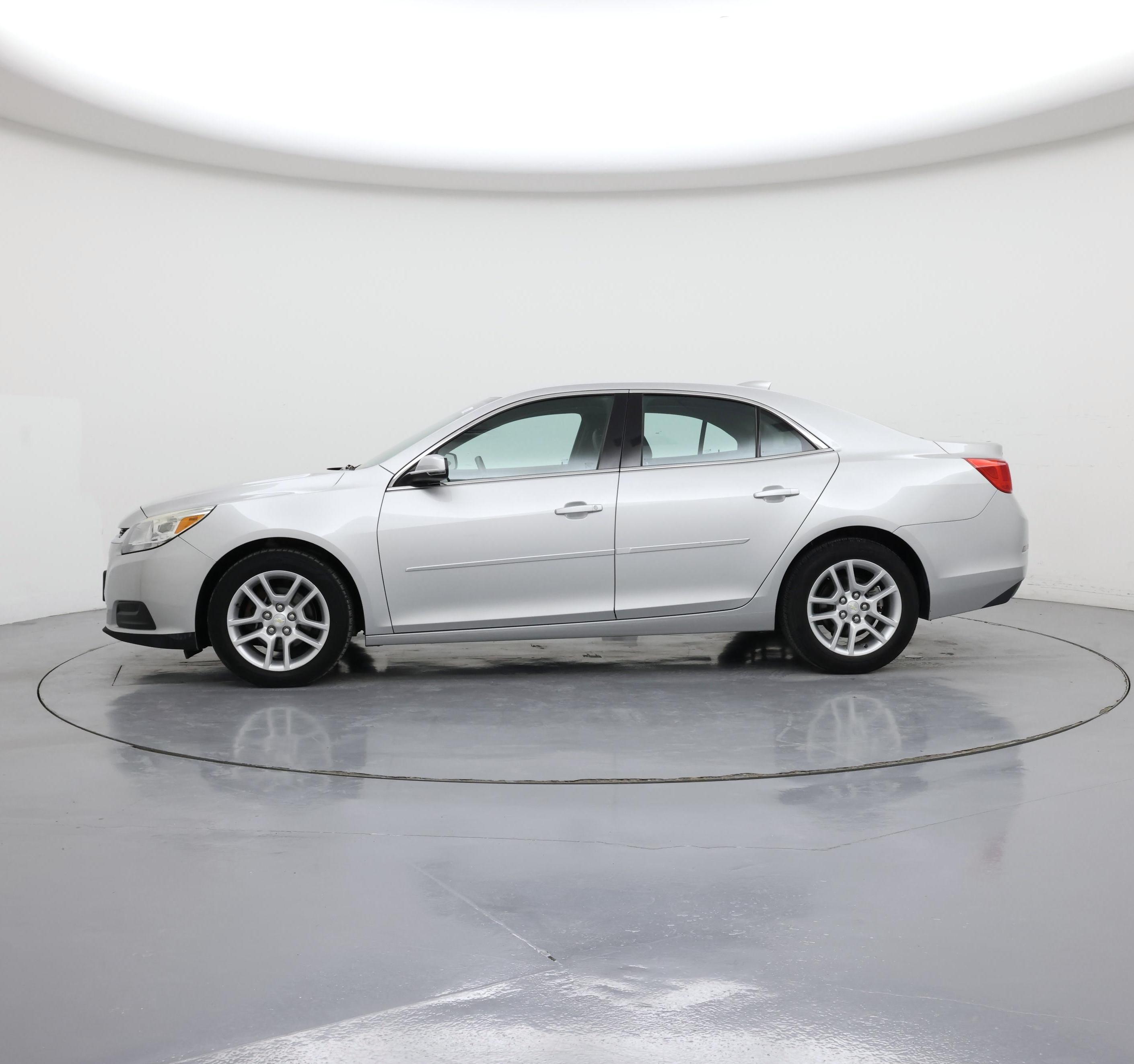 Thumbnail: 2016 Chevrolet Malibu - 3