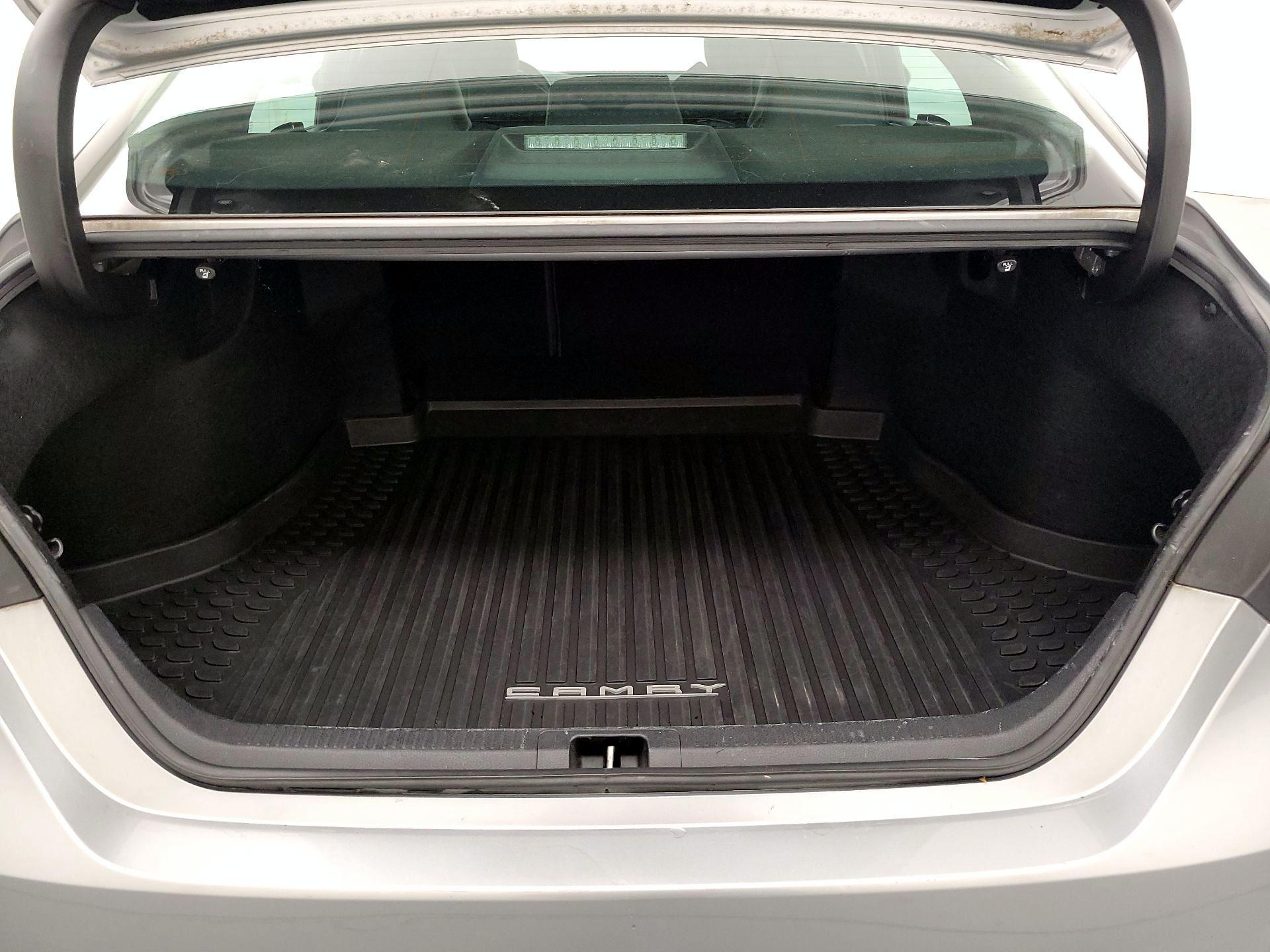 Thumbnail: 2018 Toyota Camry - 20