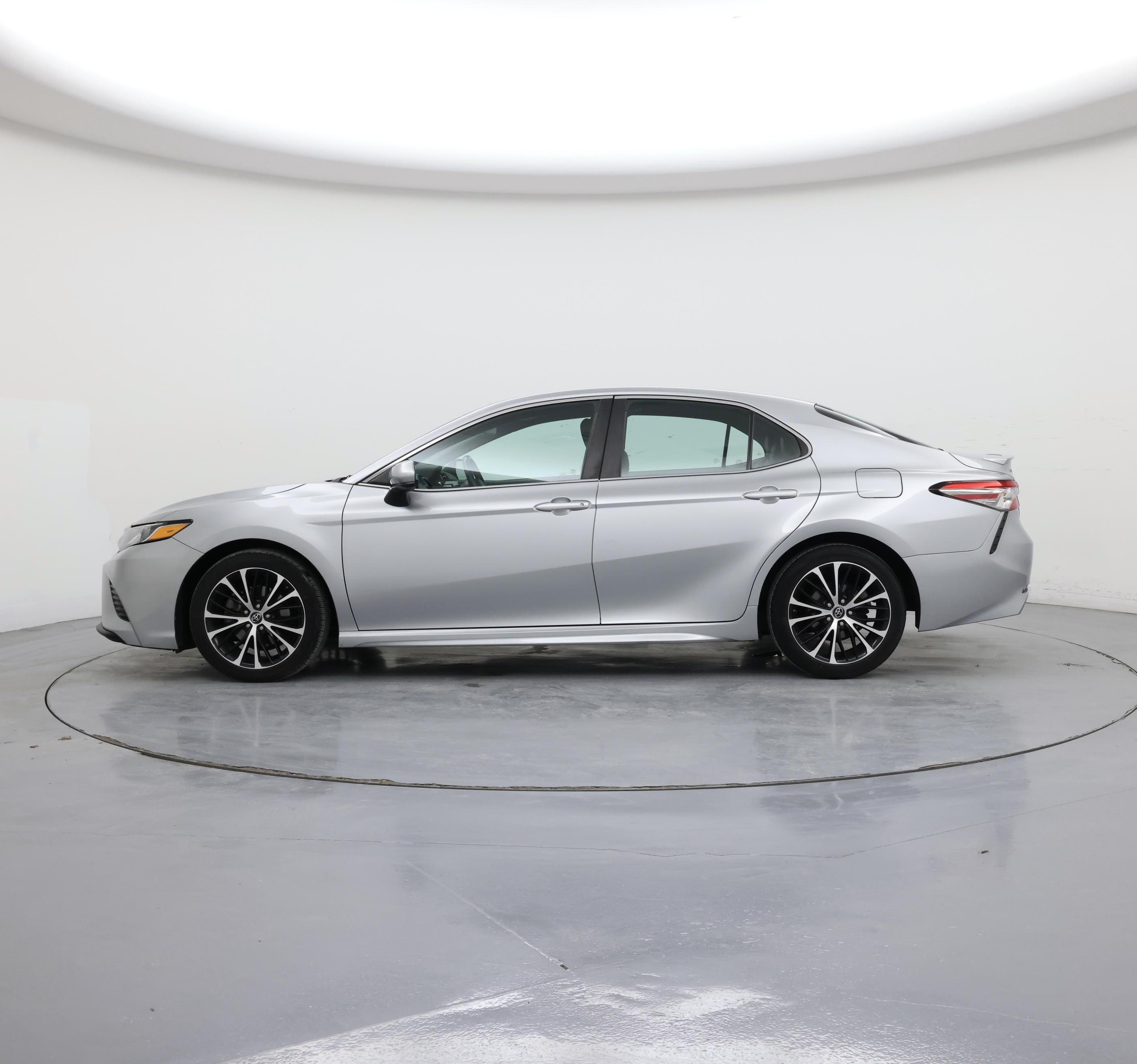 Thumbnail: 2018 Toyota Camry - 3