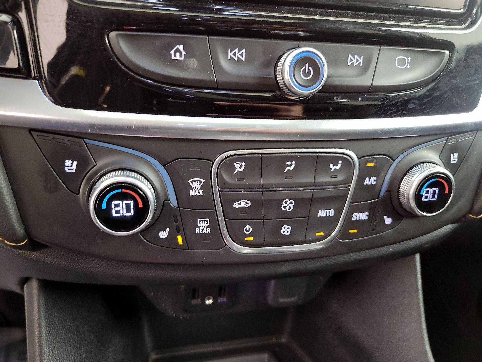 Thumbnail: 2019 Chevrolet Traverse - 16