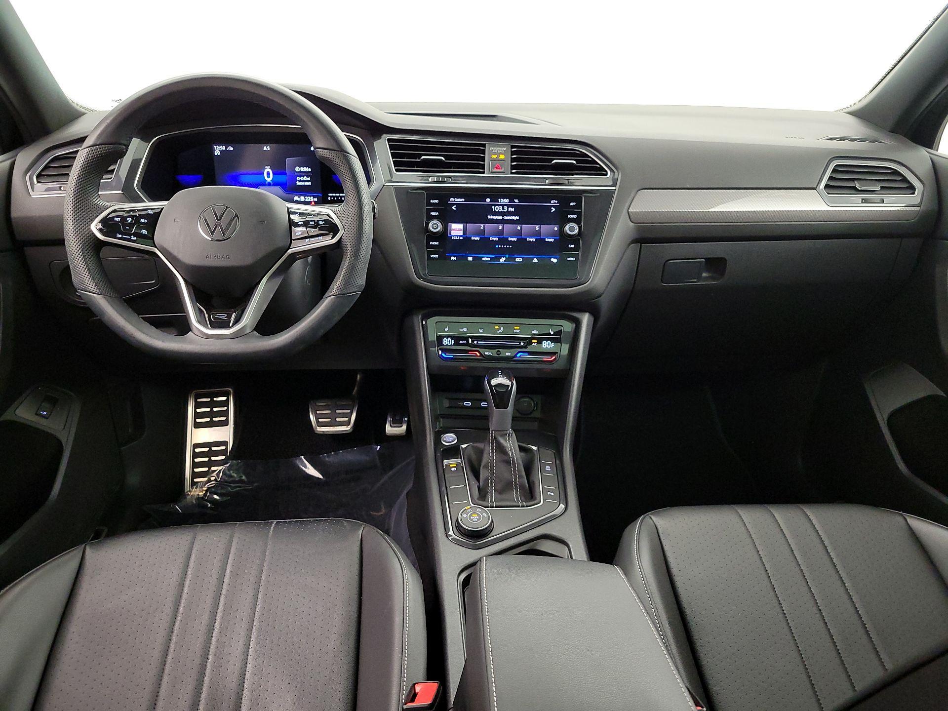 Thumbnail: 2022 Volkswagen Tiguan - 9