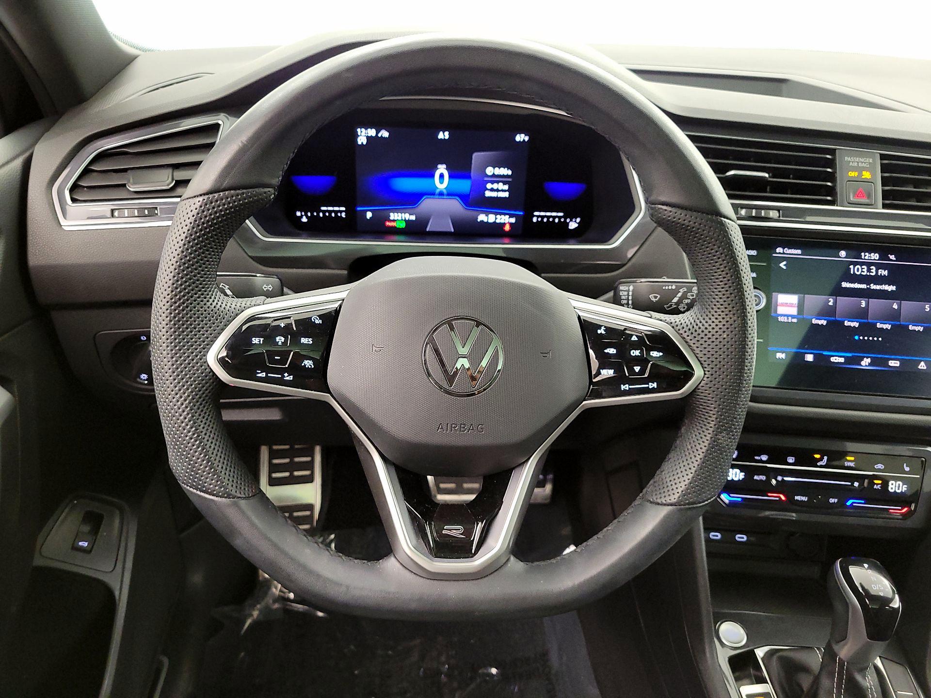 Thumbnail: 2022 Volkswagen Tiguan - 10