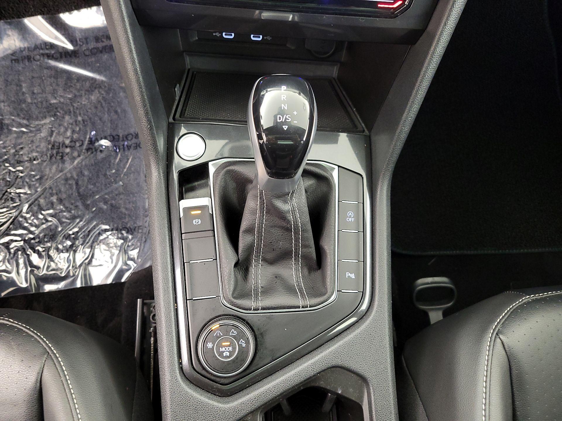 Thumbnail: 2022 Volkswagen Tiguan - 16