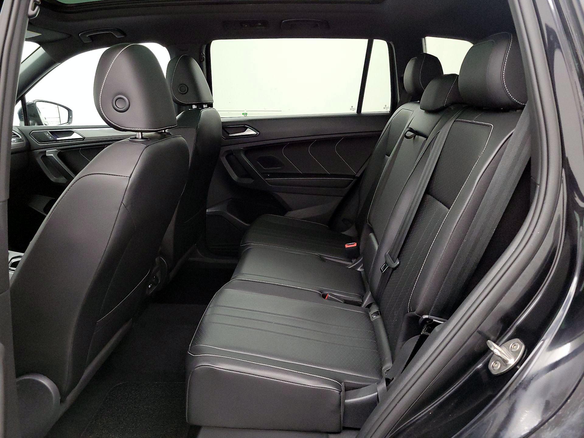 Thumbnail: 2022 Volkswagen Tiguan - 19