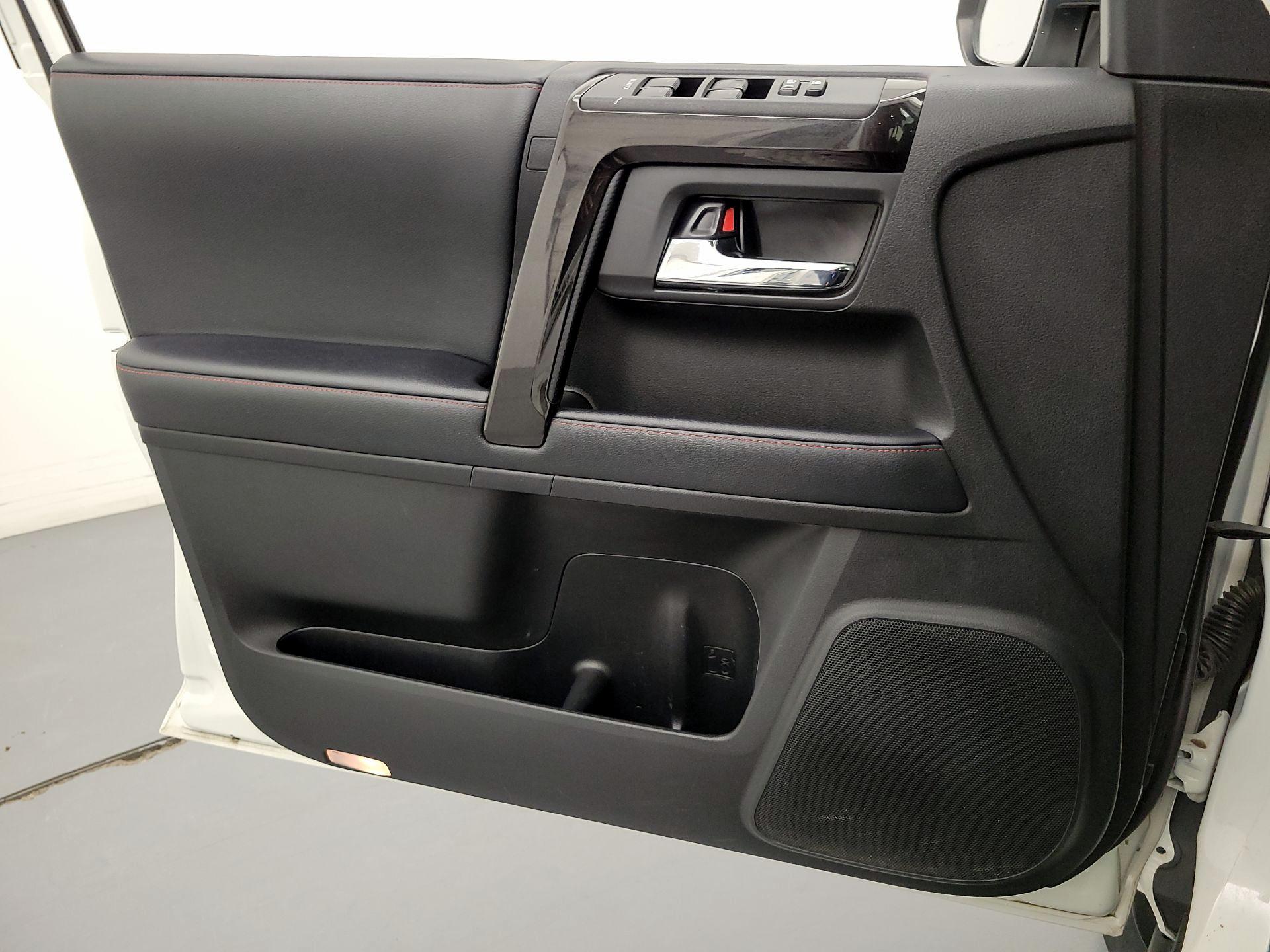 Thumbnail: 2021 Toyota 4Runner - 12