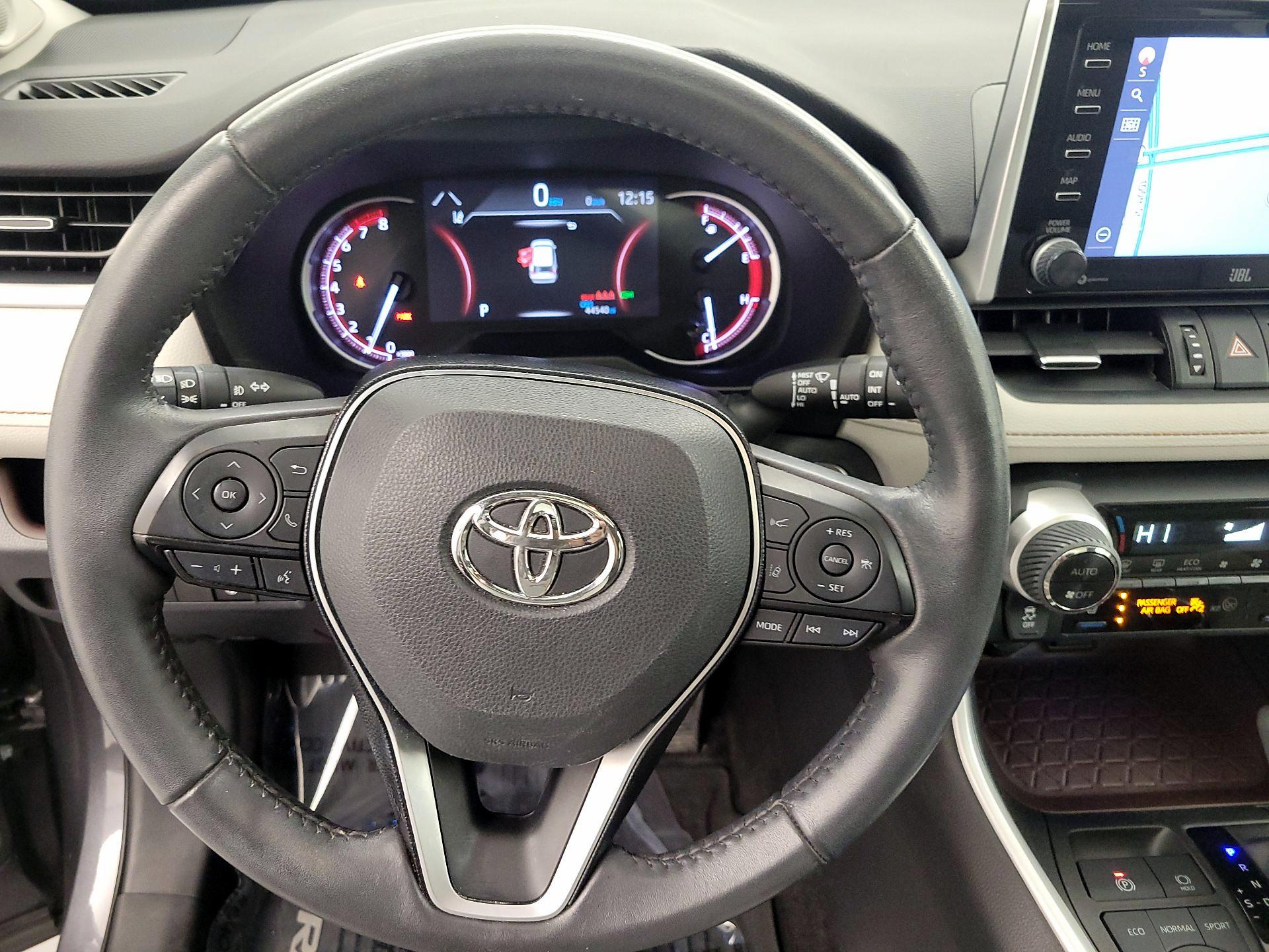 Thumbnail: 2020 Toyota RAV4 - 10