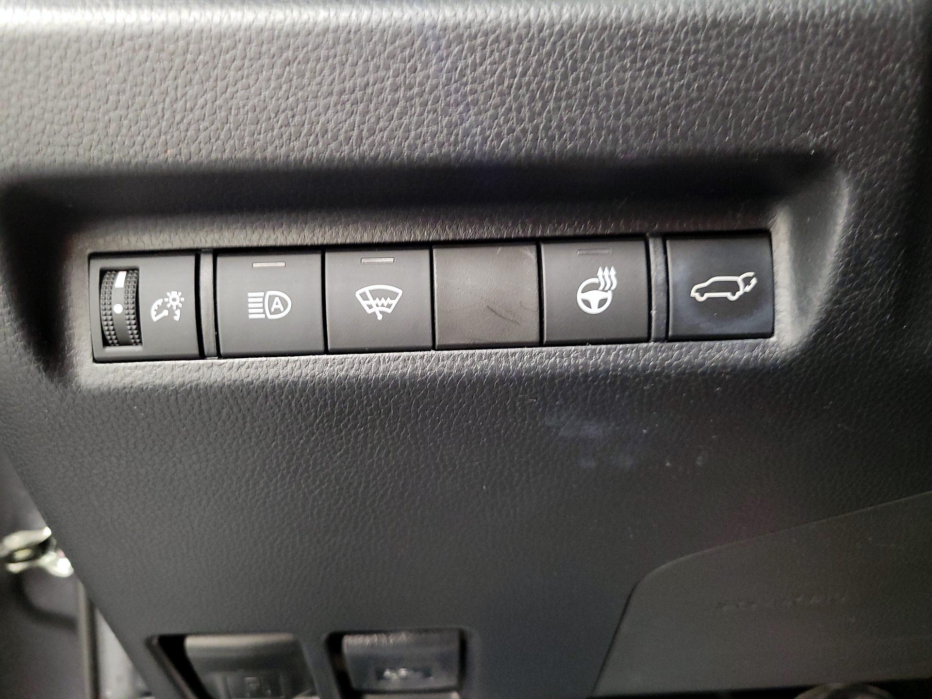 Thumbnail: 2020 Toyota RAV4 - 13