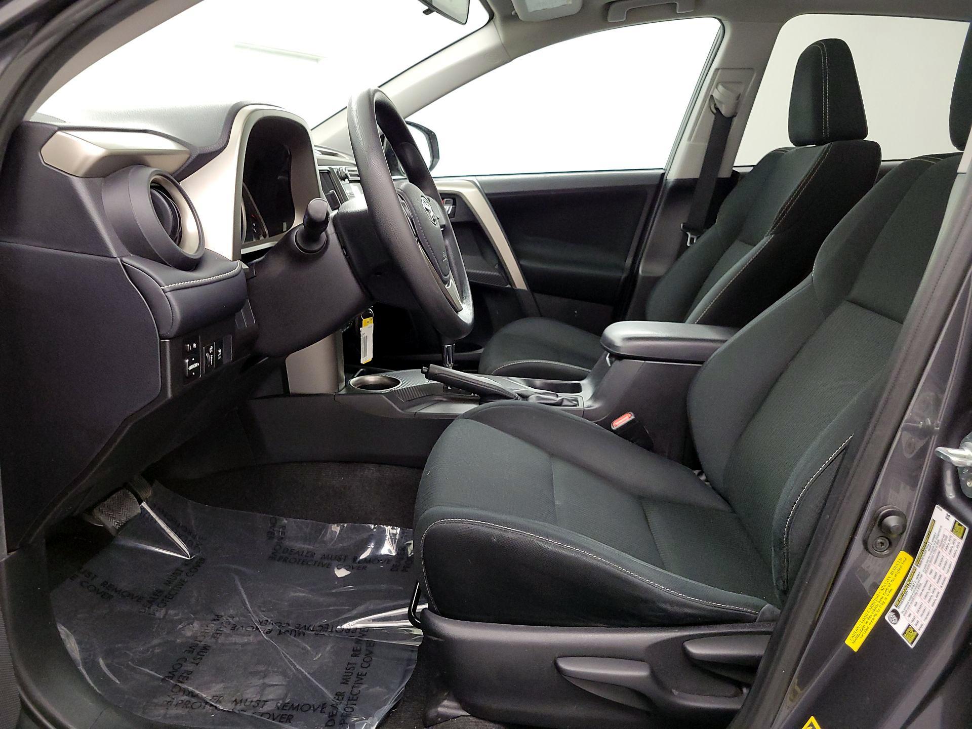 Thumbnail: 2015 Toyota RAV4 - 11