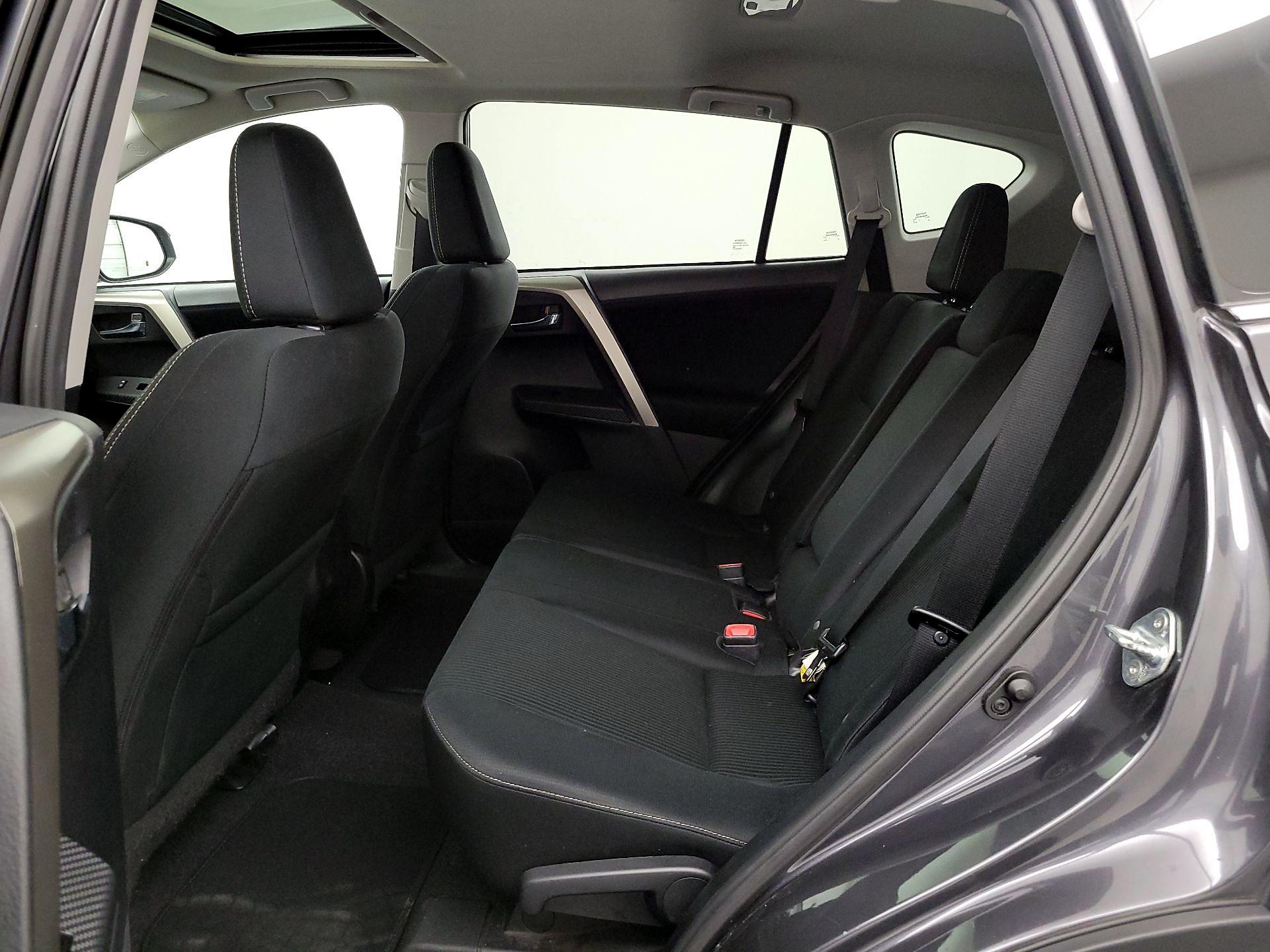 Thumbnail: 2015 Toyota RAV4 - 18