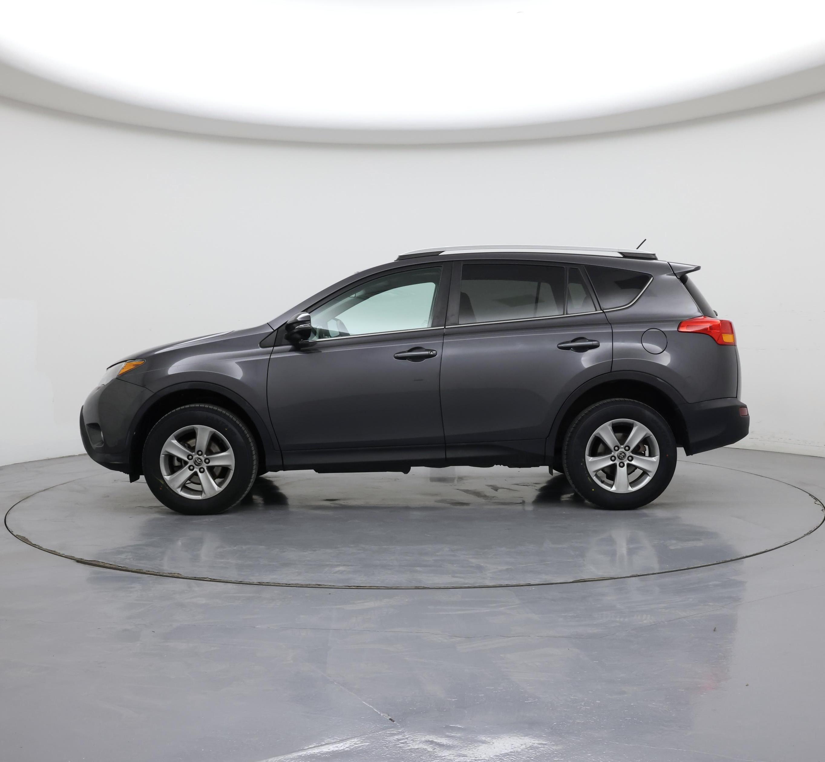 Thumbnail: 2015 Toyota RAV4 - 3